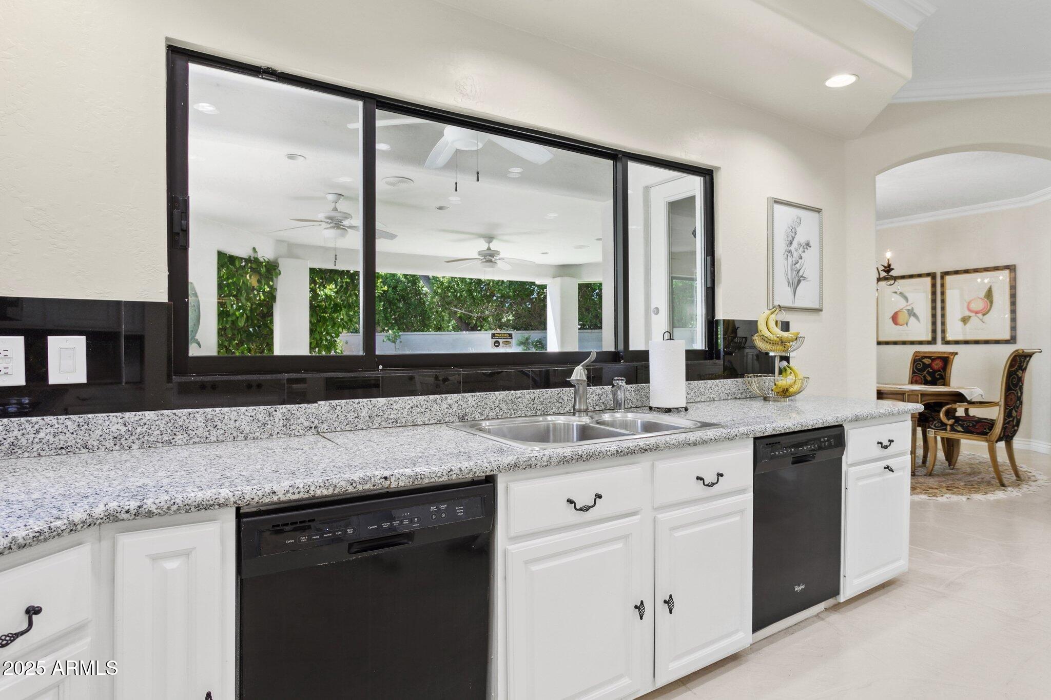 LA PLACE UNIT 1 - Residential