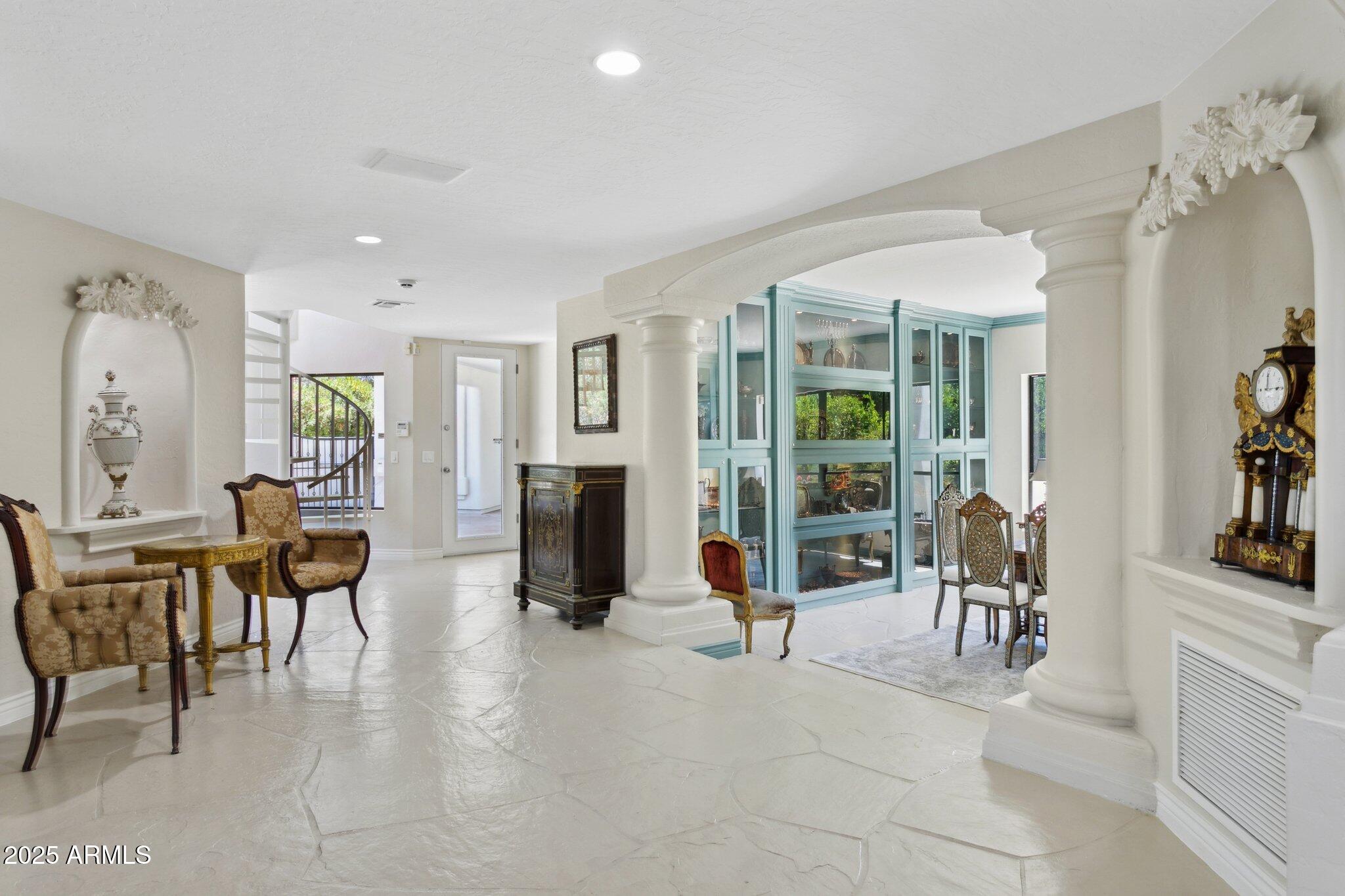 LA PLACE UNIT 1 - Residential