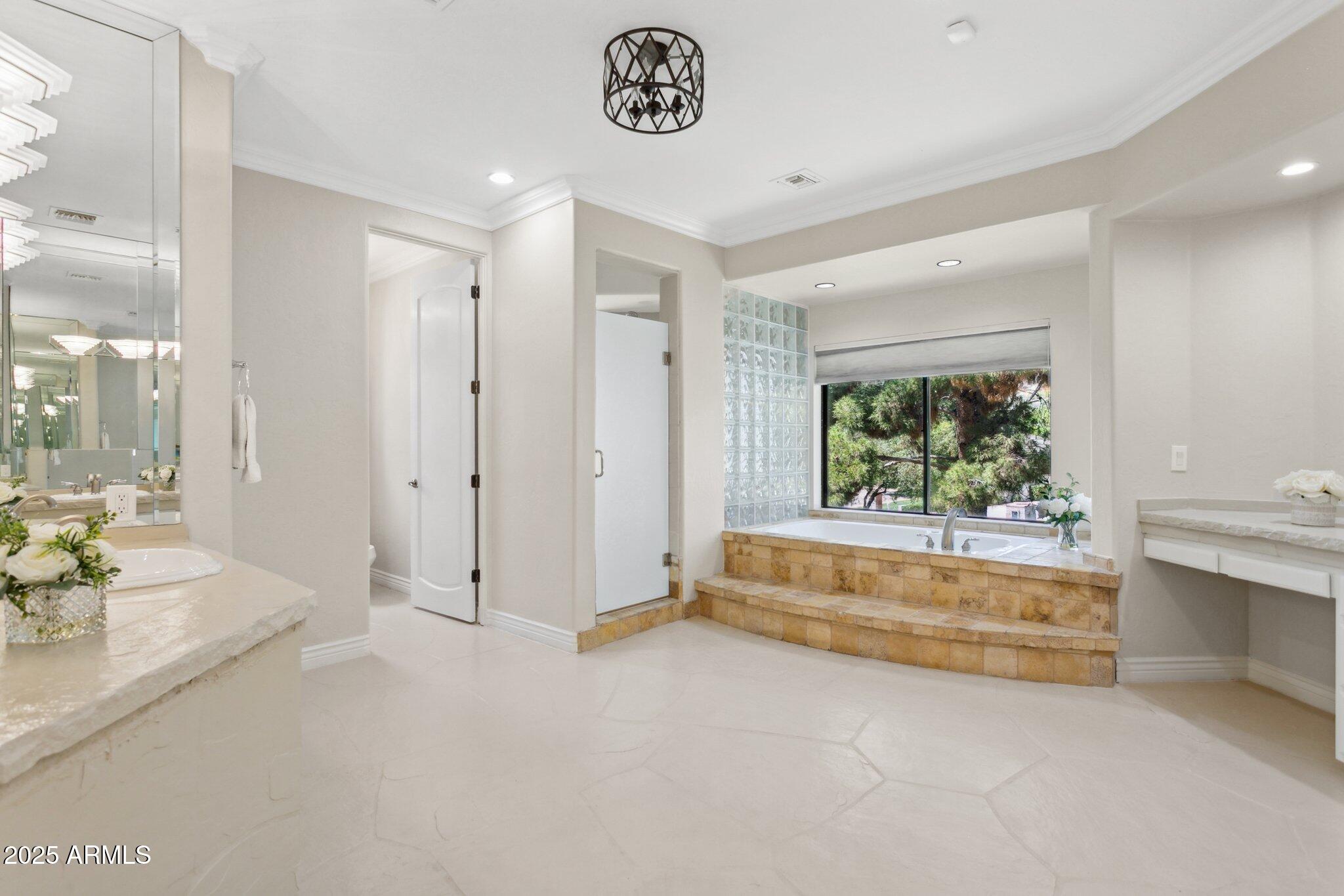 LA PLACE UNIT 1 - Residential