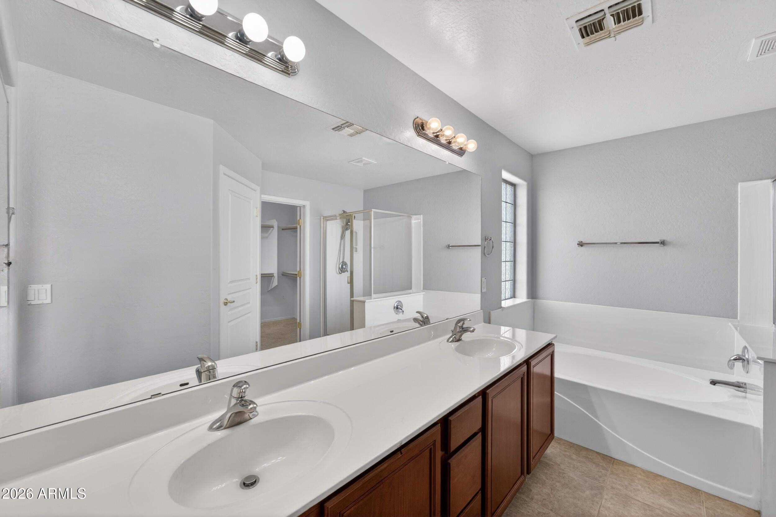 BELLA VISTA AMD - Residential