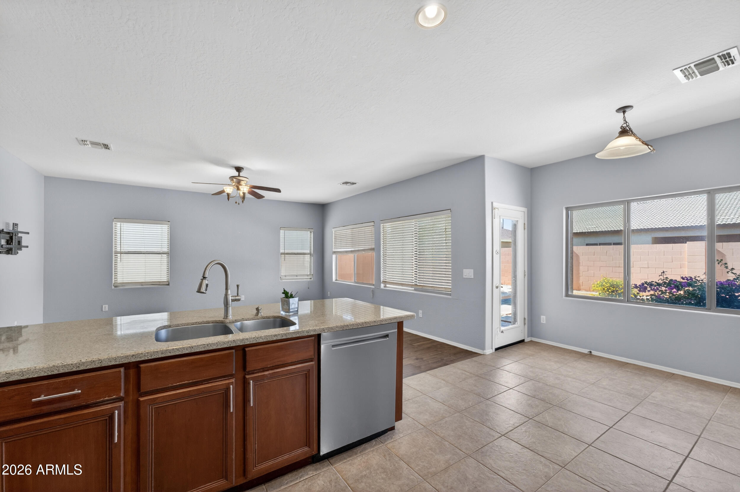 BELLA VISTA AMD - Residential