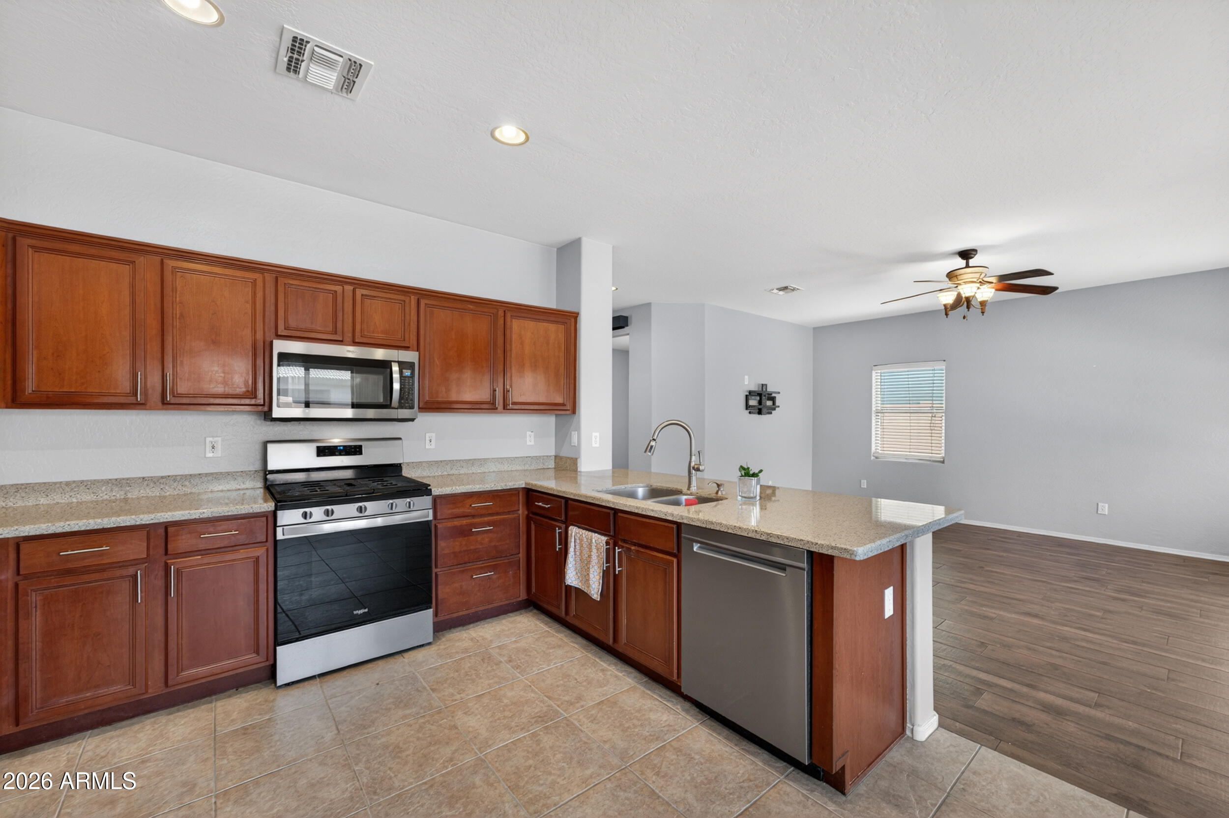 BELLA VISTA AMD - Residential