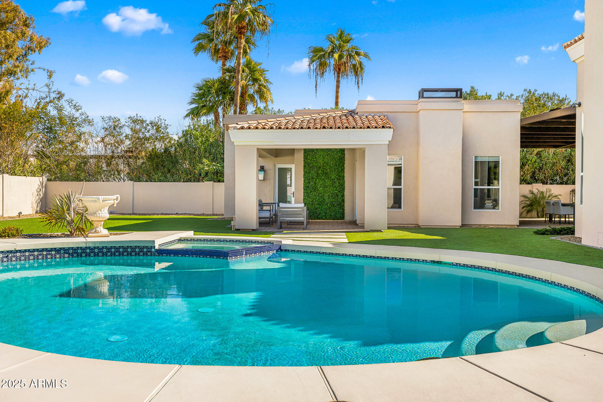MERRILL CANTATIERRA LOT 1-49 PUT STS IND BEND WASH - Residential