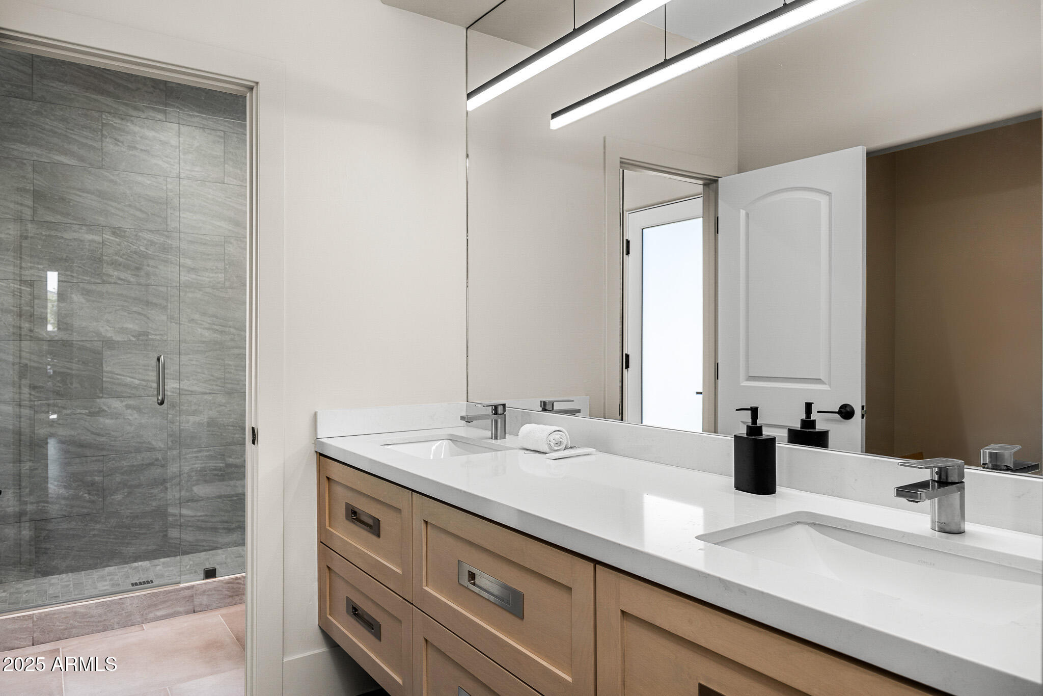 MERRILL CANTATIERRA LOT 1-49 PUT STS IND BEND WASH - Residential