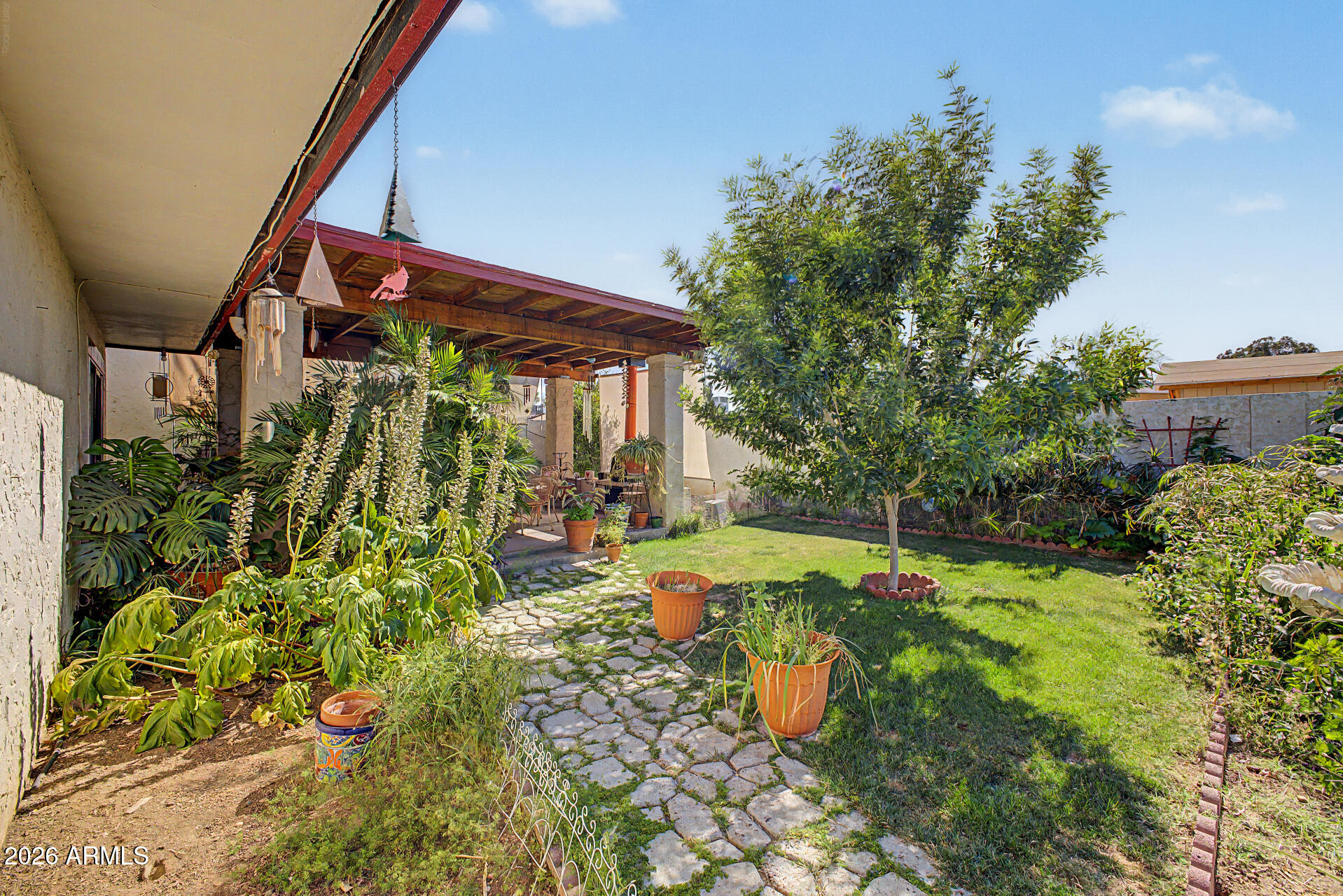 PATIO HERMOSO - Residential