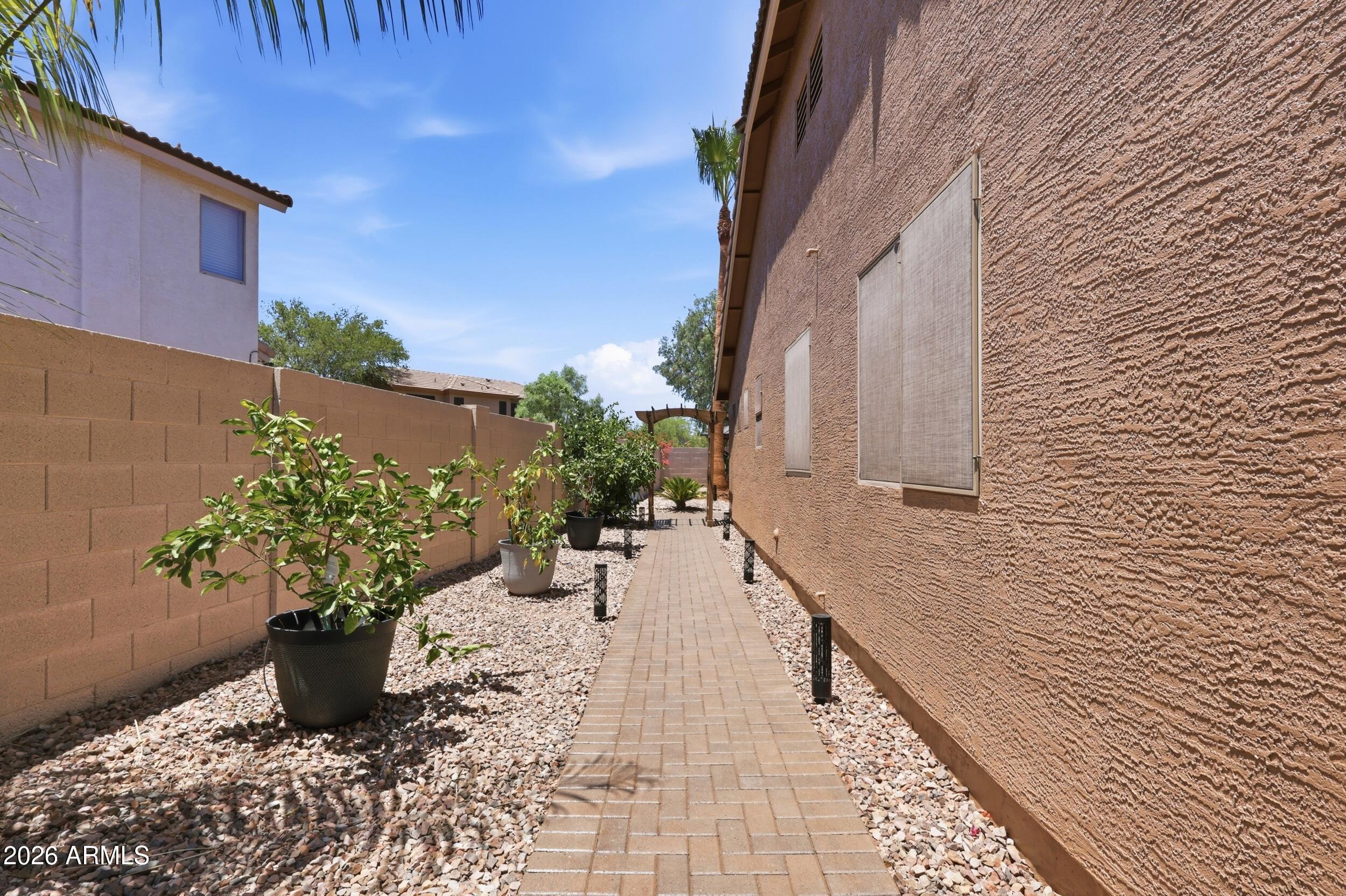 DREAMING SUMMIT UNIT 2A - Residential