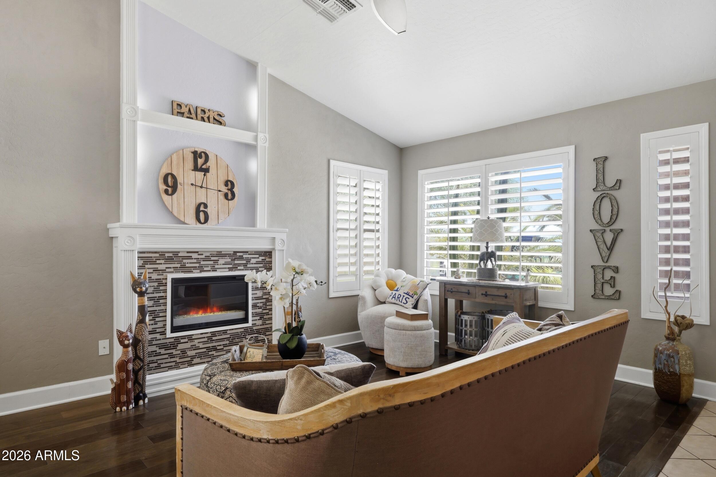 DREAMING SUMMIT UNIT 2A - Residential