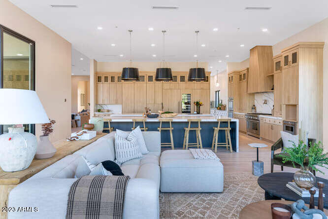 DESERT HILLS - Residential