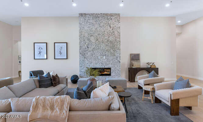 DESERT HILLS - Residential