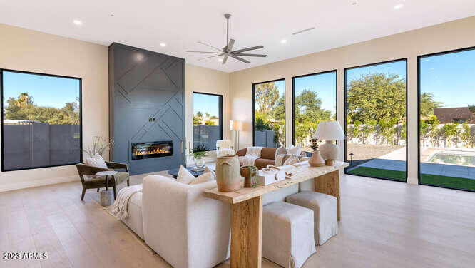 DESERT HILLS - Residential
