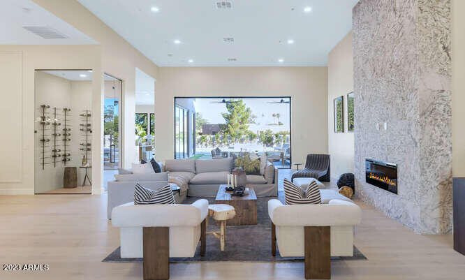 DESERT HILLS - Residential