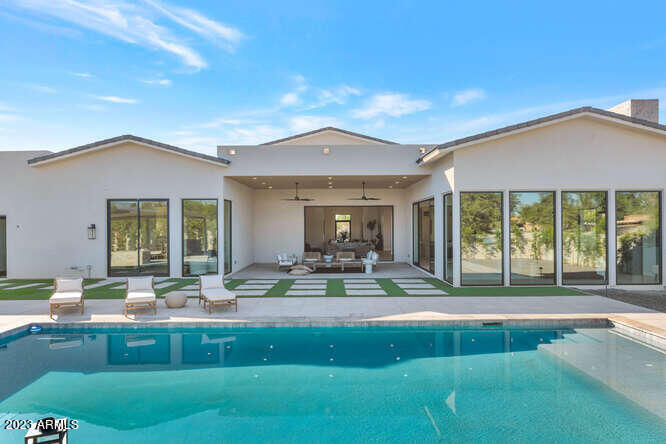DESERT HILLS - Residential