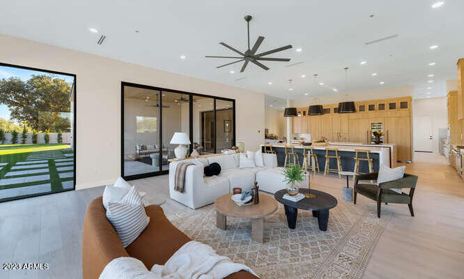 DESERT HILLS - Residential