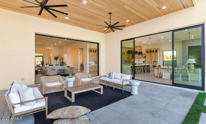 DESERT HILLS - Residential