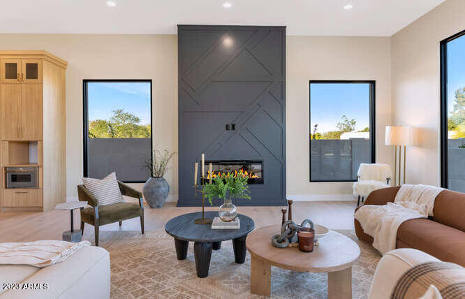 DESERT HILLS - Residential