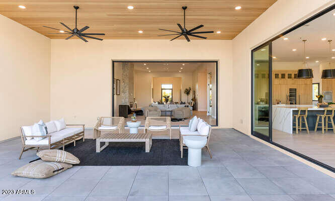 DESERT HILLS - Residential