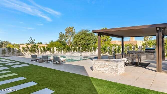 DESERT HILLS - Residential