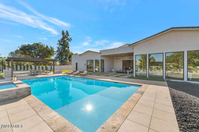 DESERT HILLS - Residential
