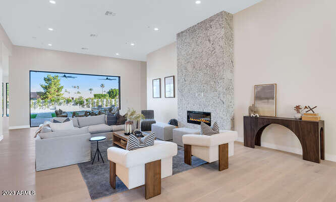 DESERT HILLS - Residential