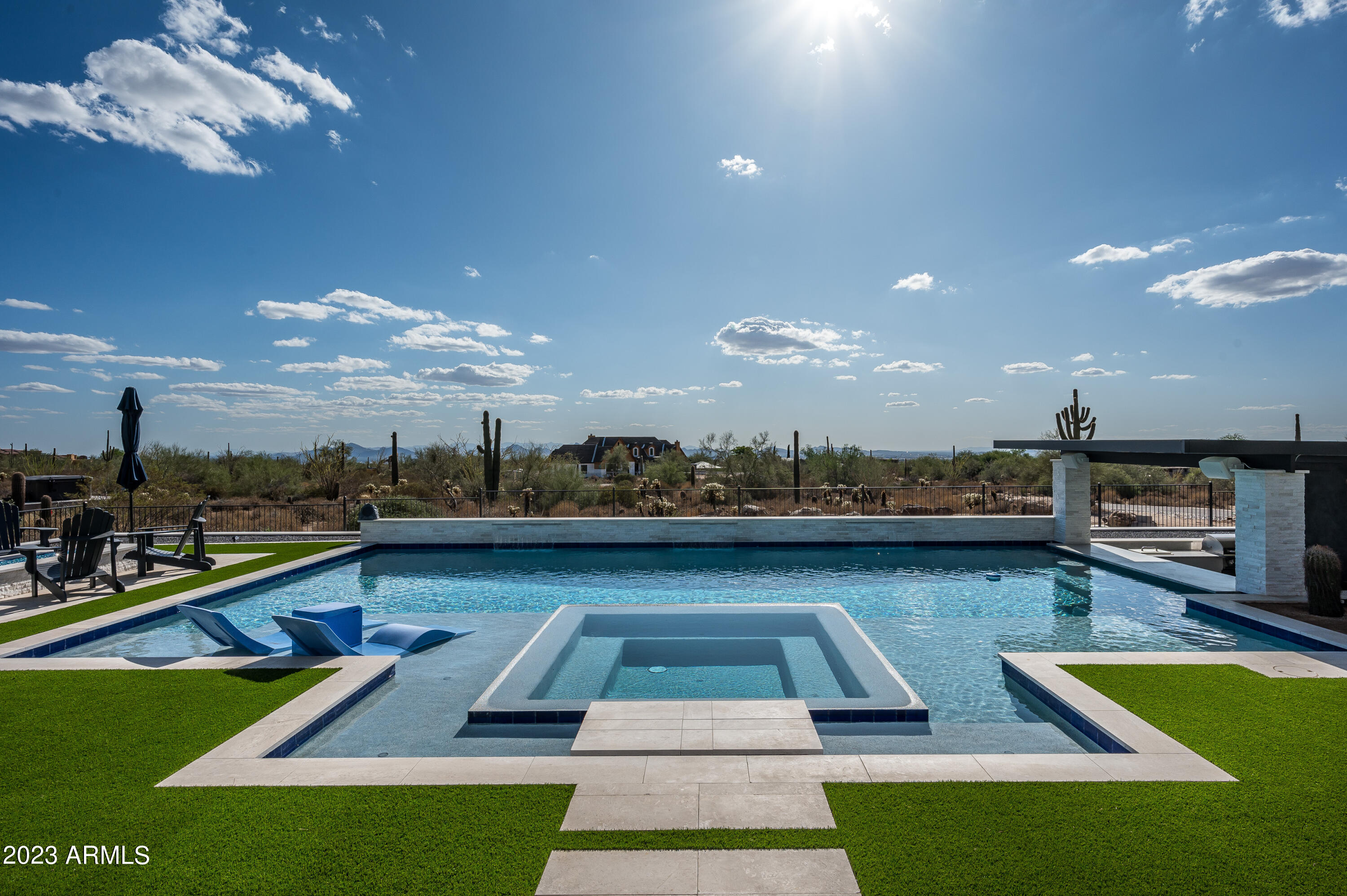 PINNACLE PEAK VIEWS - Residential