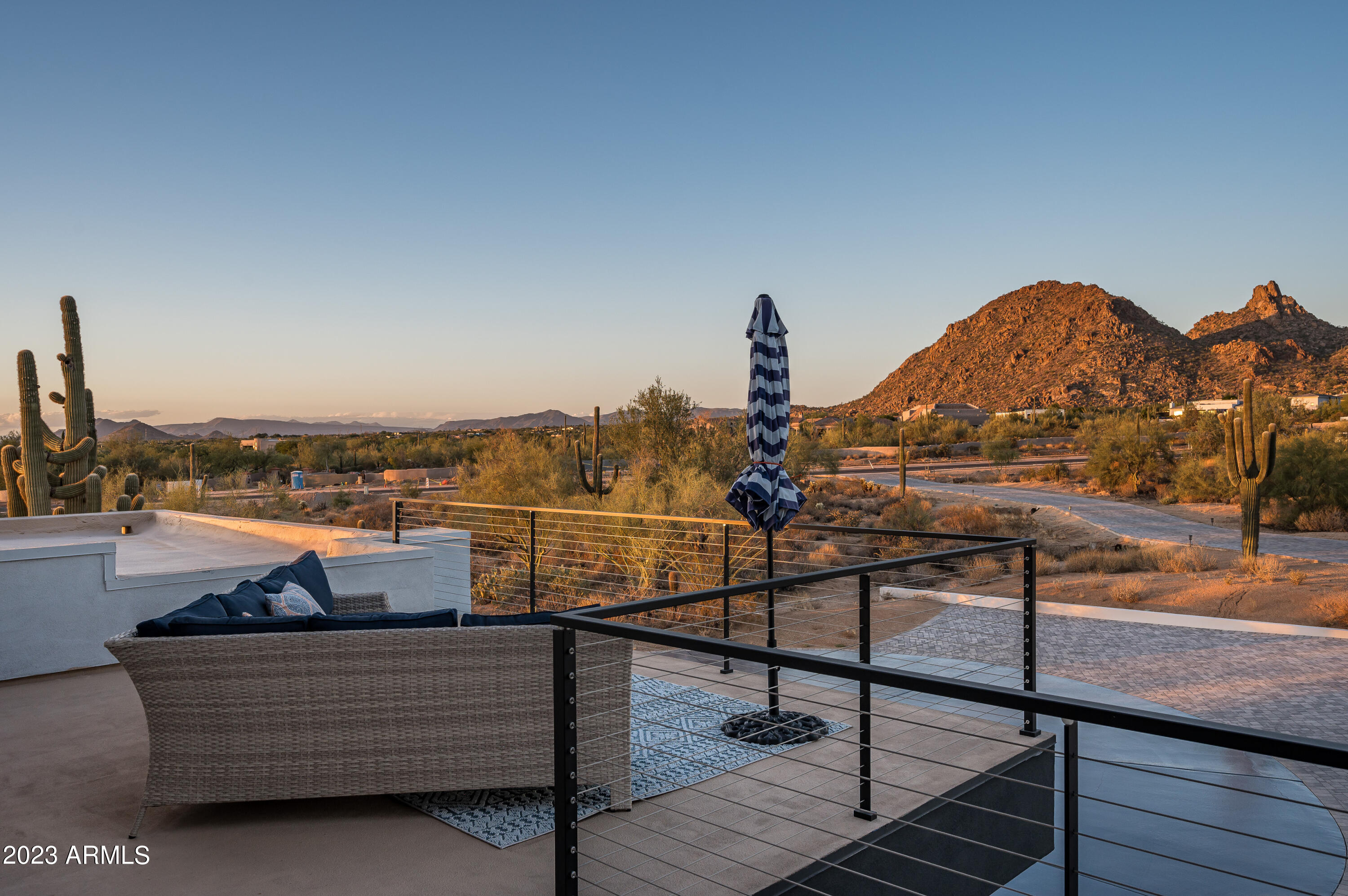 PINNACLE PEAK VIEWS - Residential