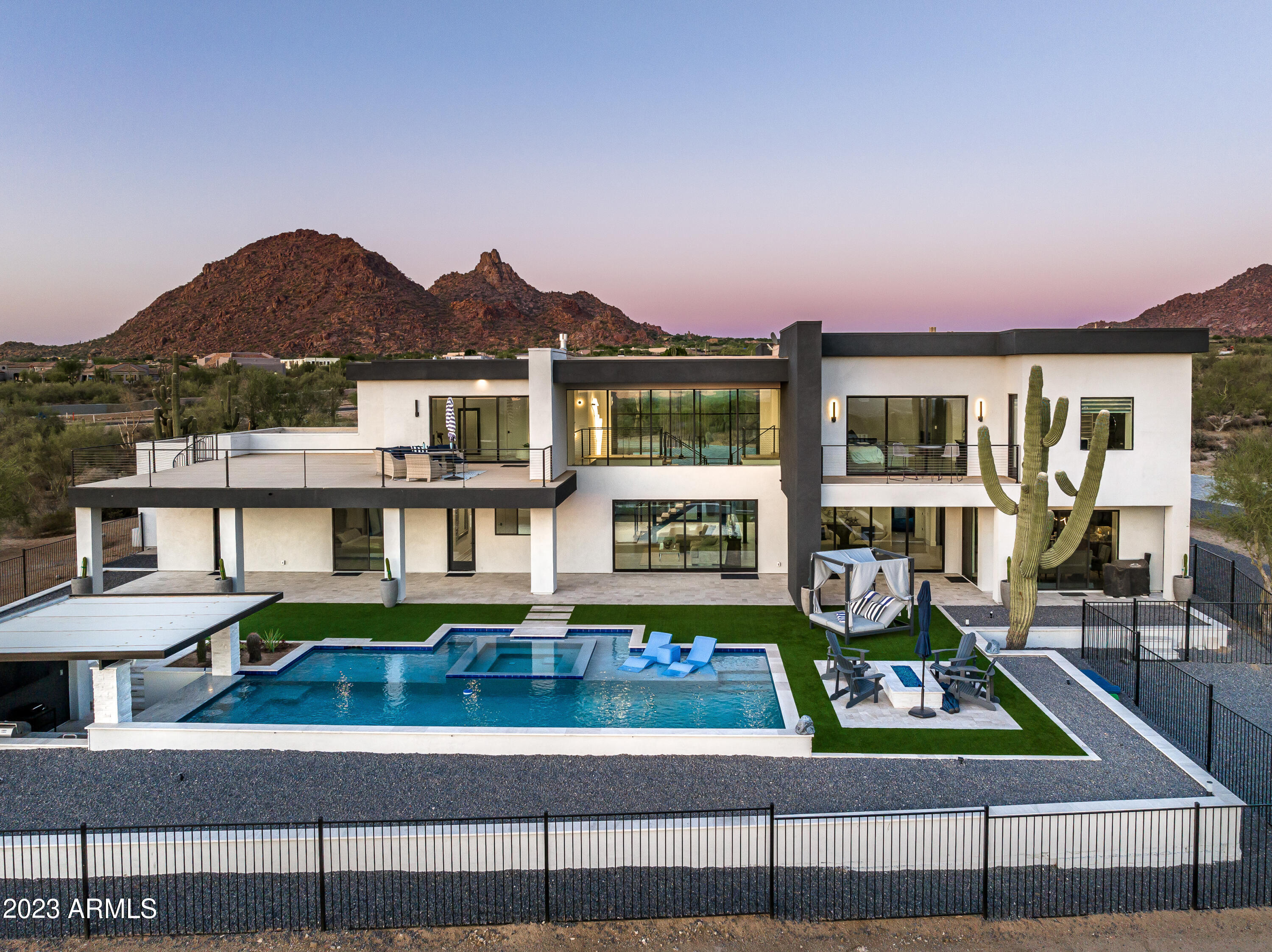 PINNACLE PEAK VIEWS - Residential