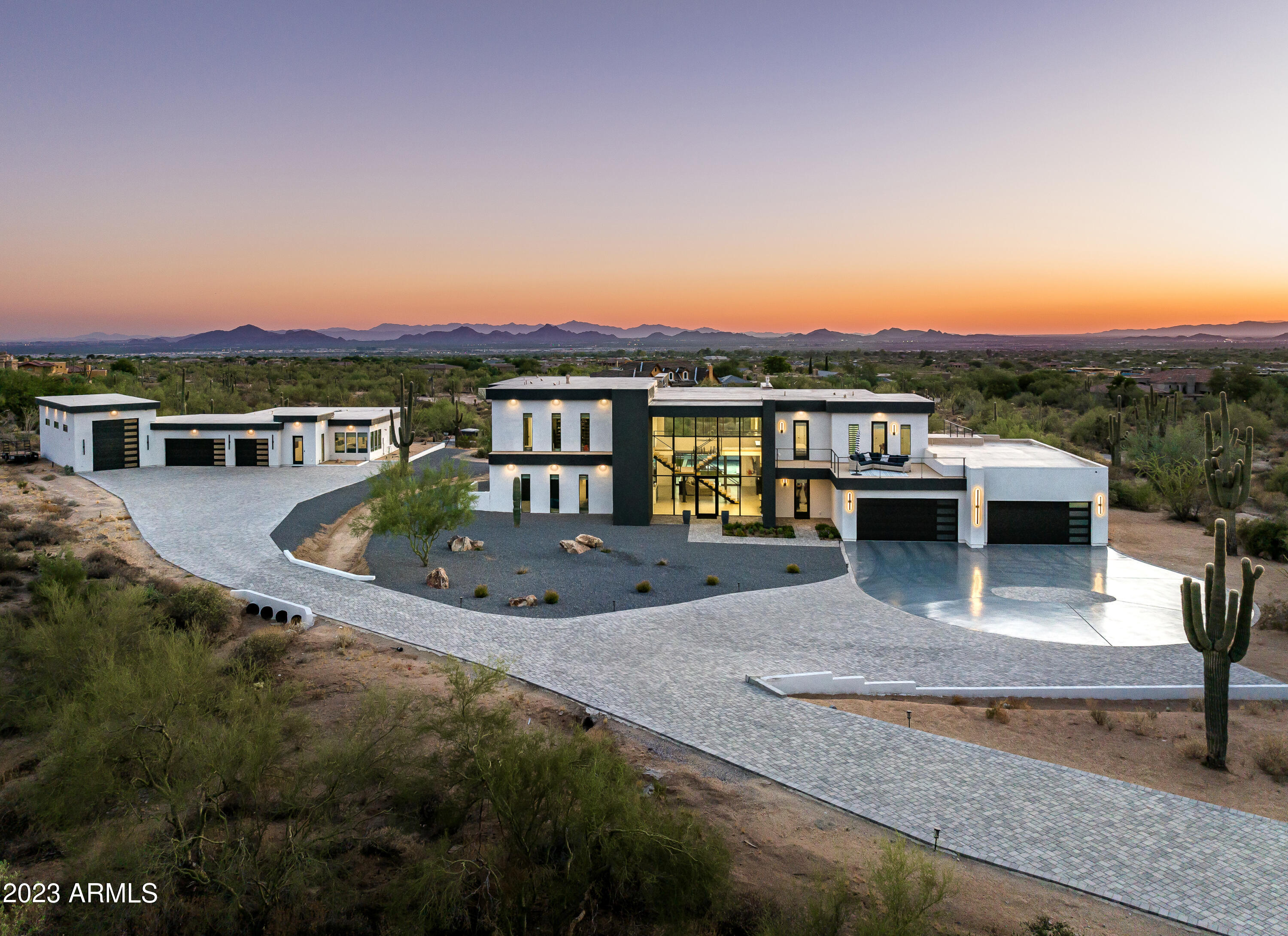 PINNACLE PEAK VIEWS - Residential