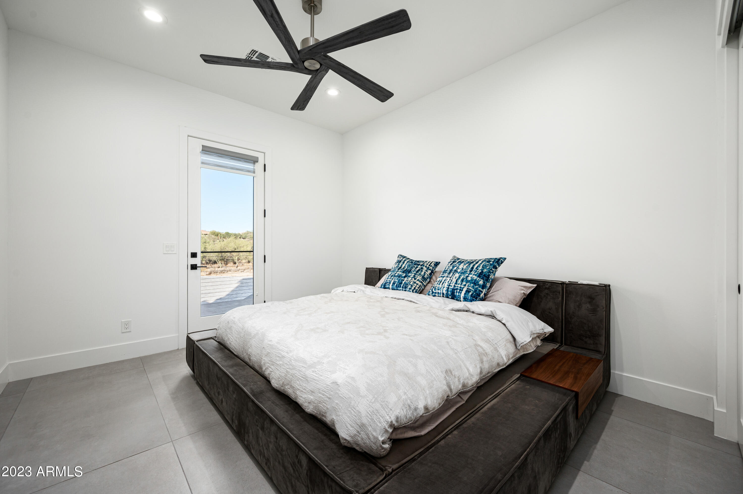 PINNACLE PEAK VIEWS - Residential