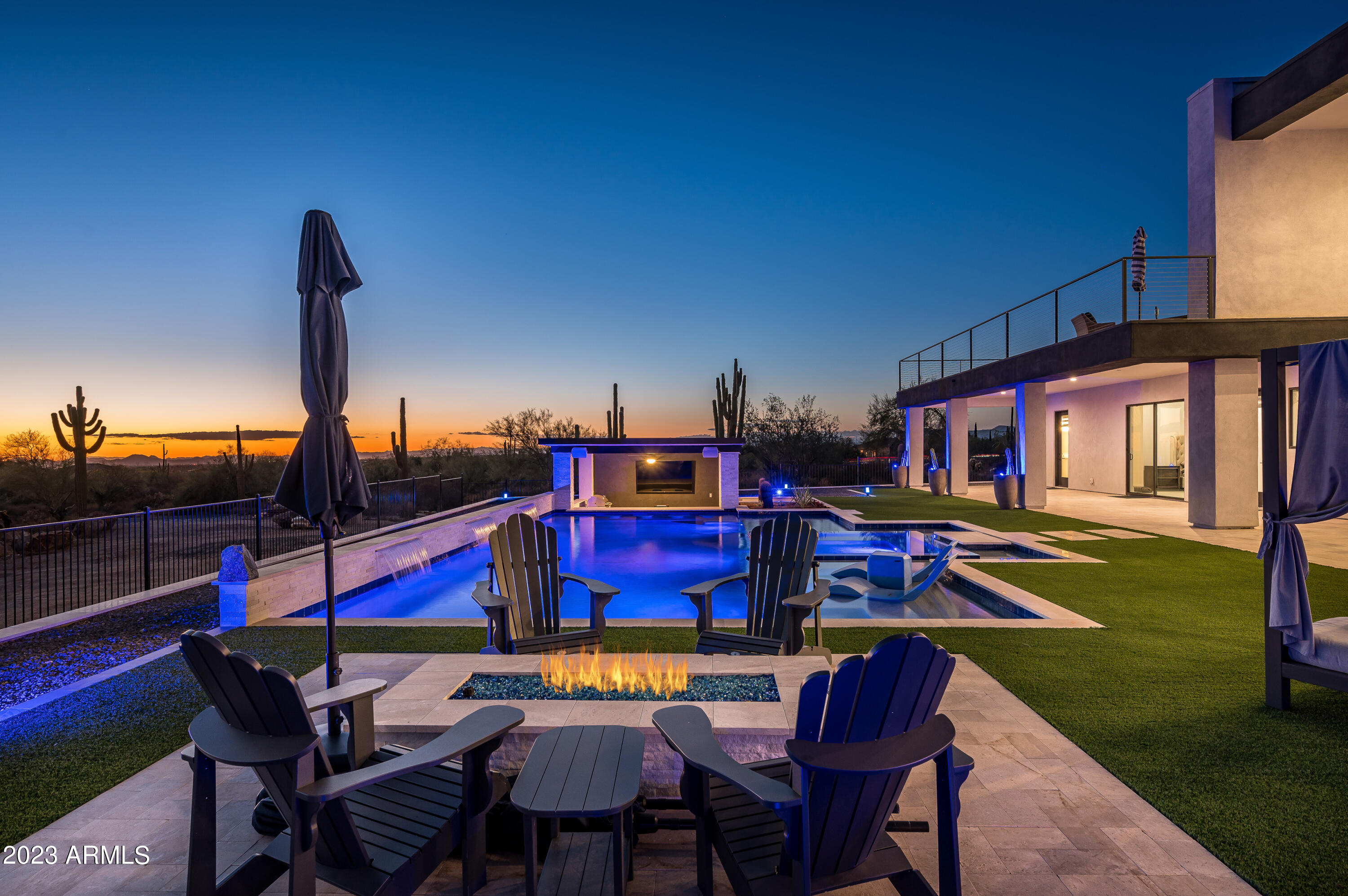 PINNACLE PEAK VIEWS - Residential