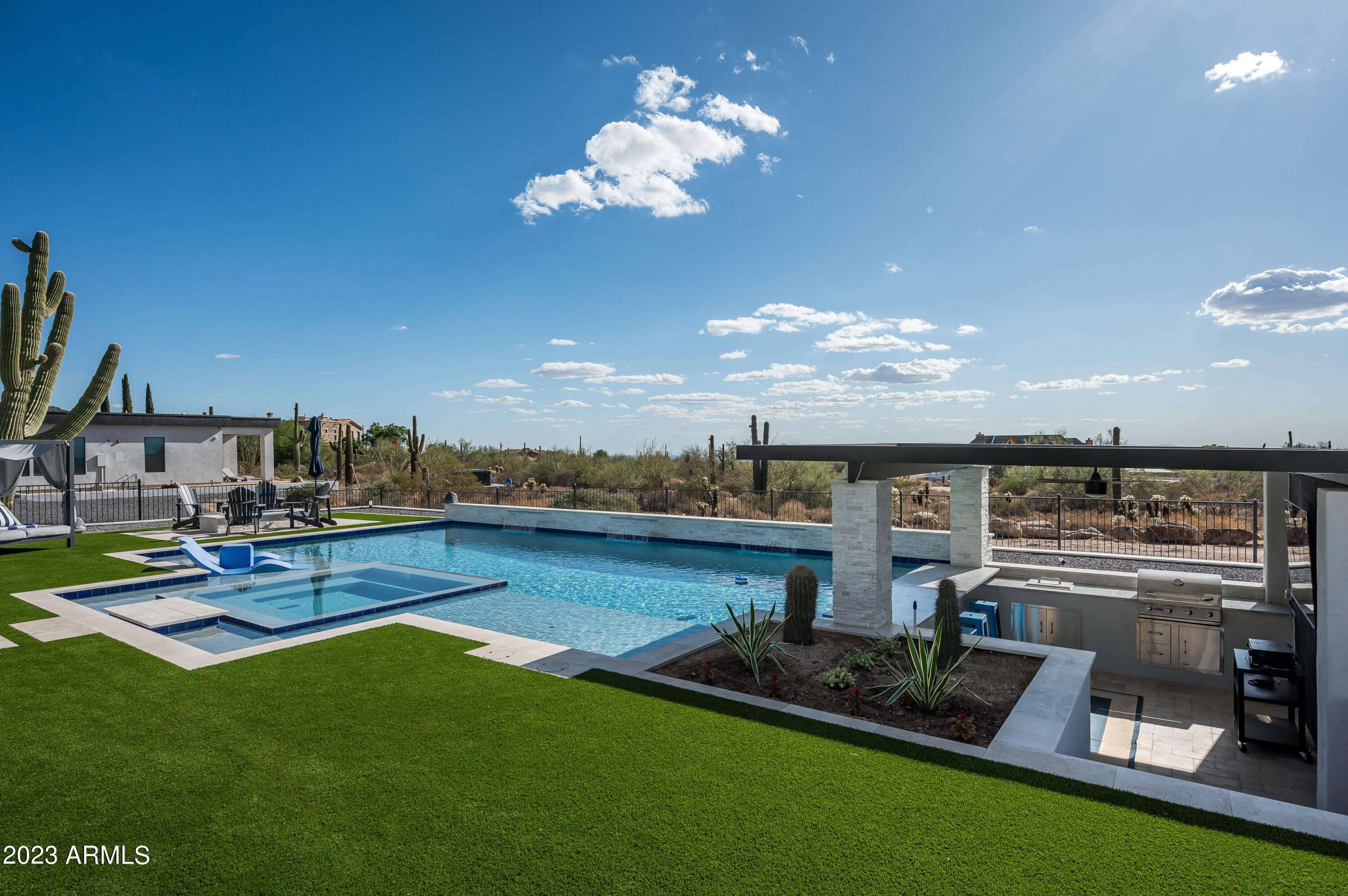 PINNACLE PEAK VIEWS - Residential