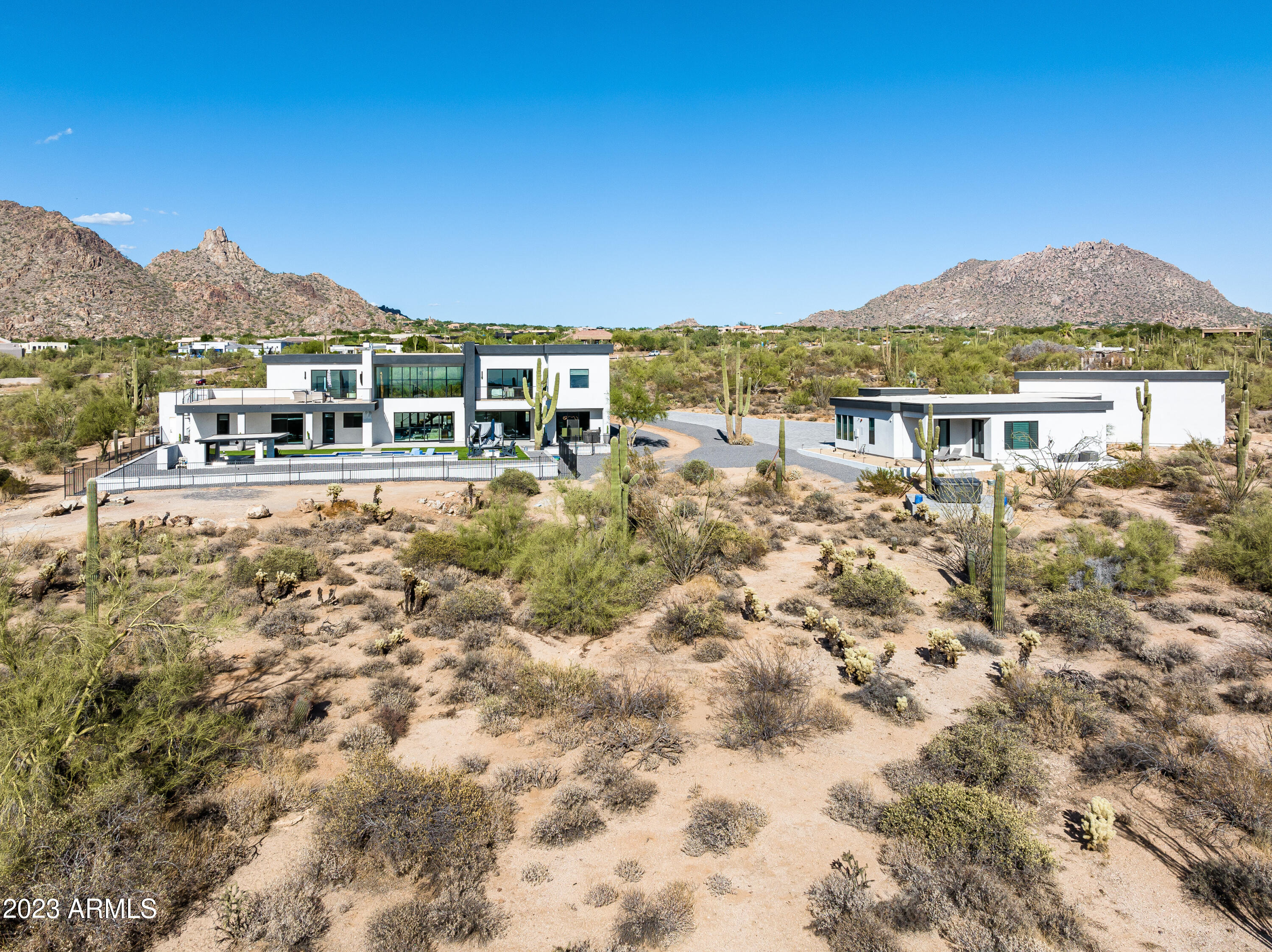 PINNACLE PEAK VIEWS - Residential