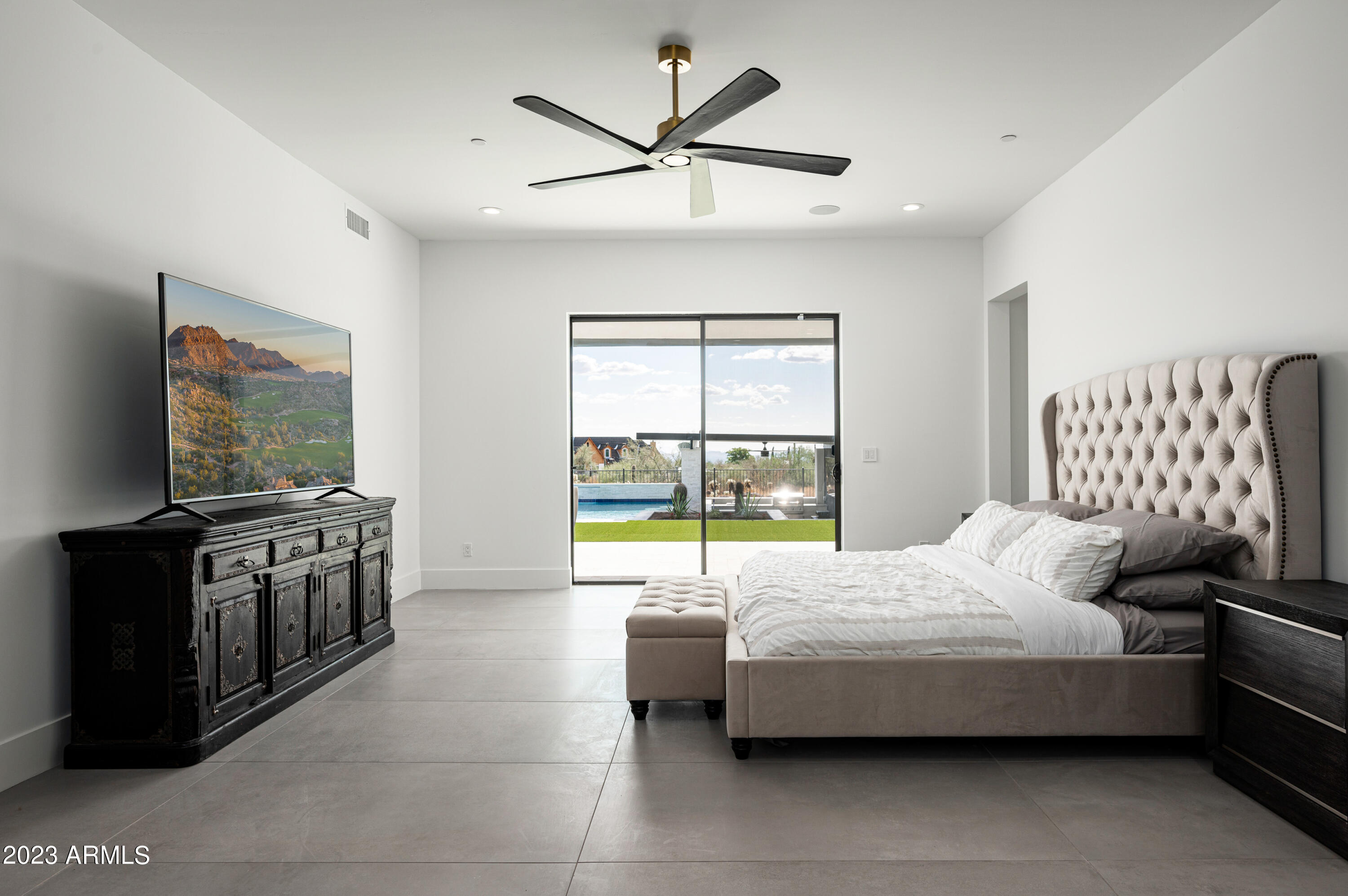 PINNACLE PEAK VIEWS - Residential