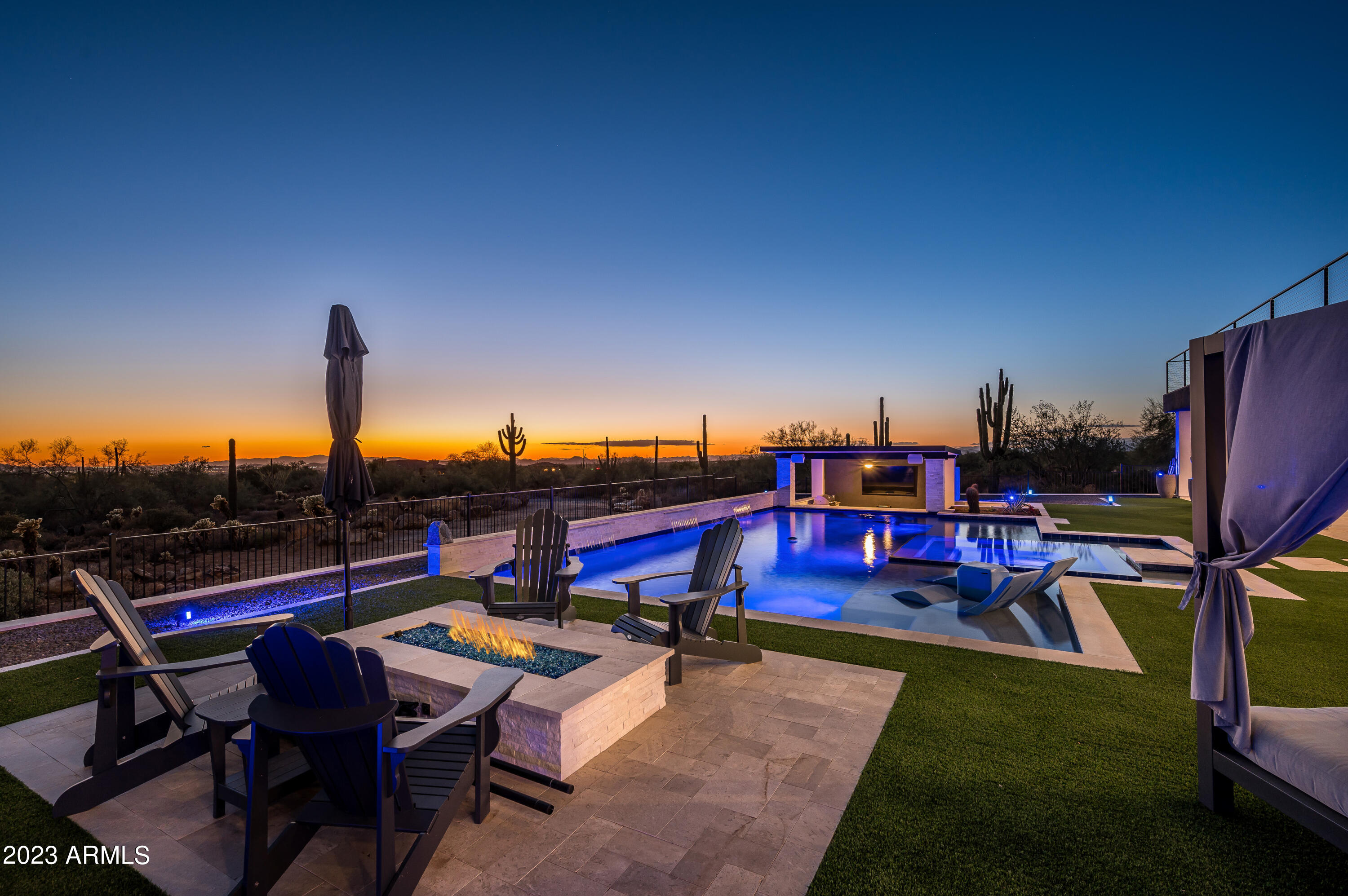 PINNACLE PEAK VIEWS - Residential