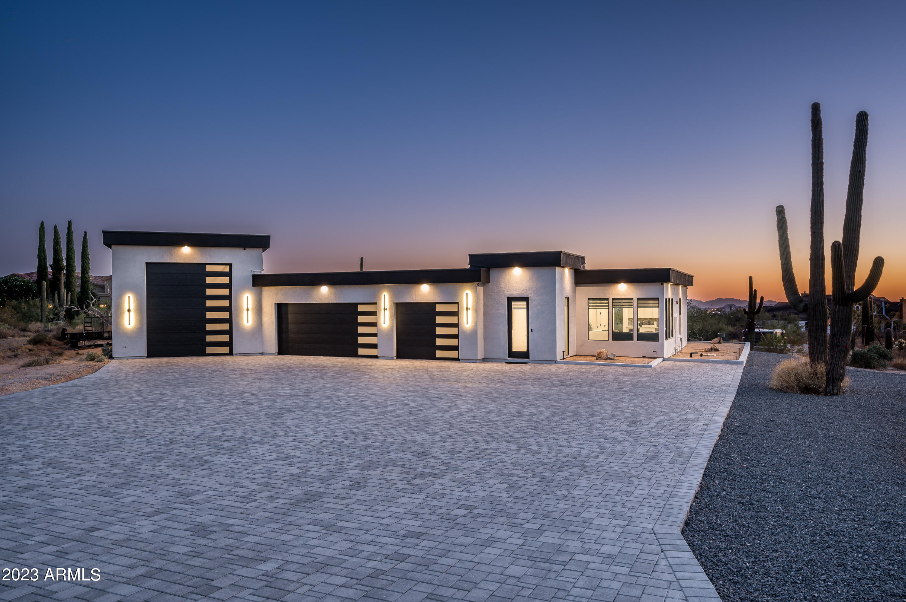 PINNACLE PEAK VIEWS - Residential