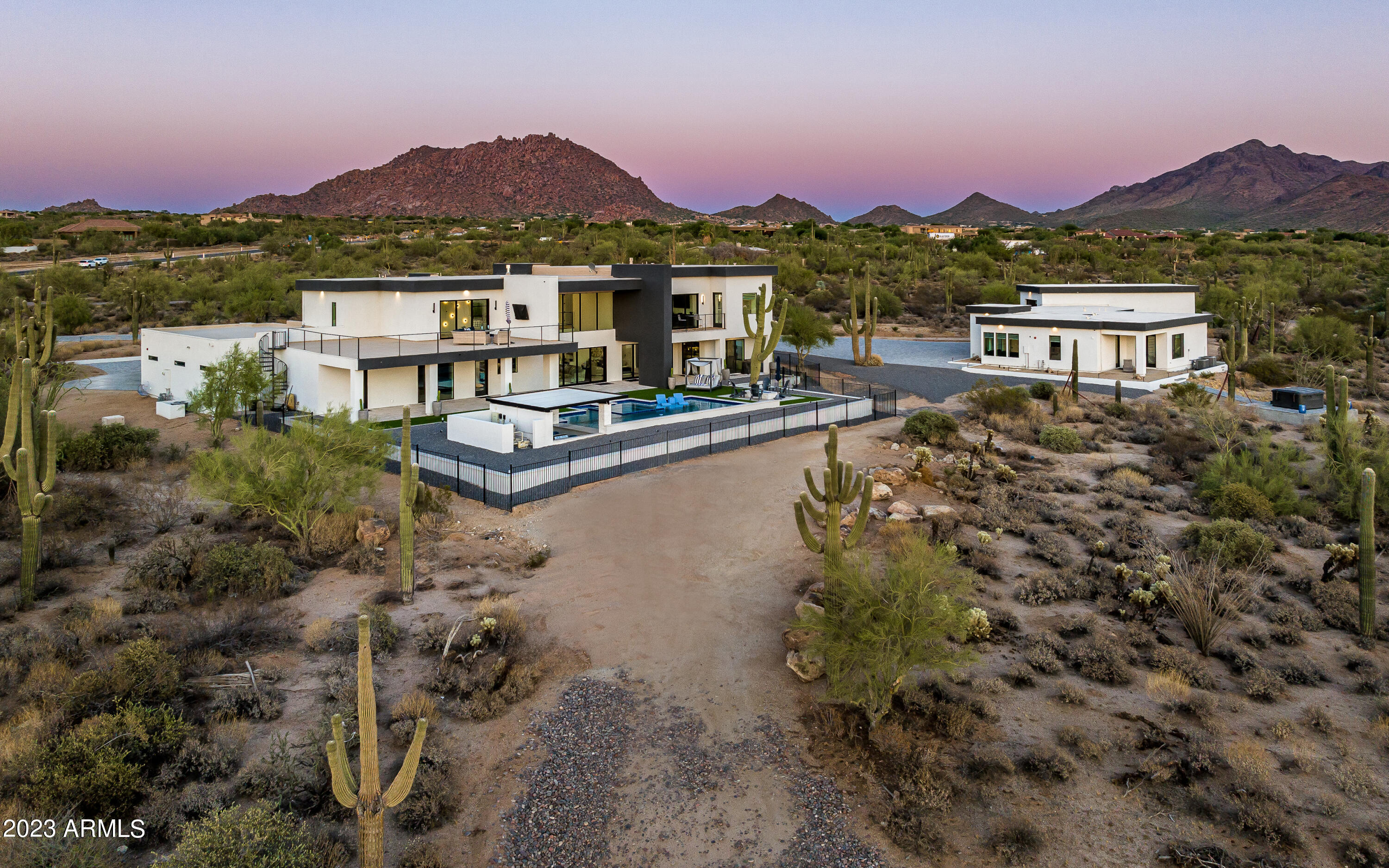 PINNACLE PEAK VIEWS - Residential