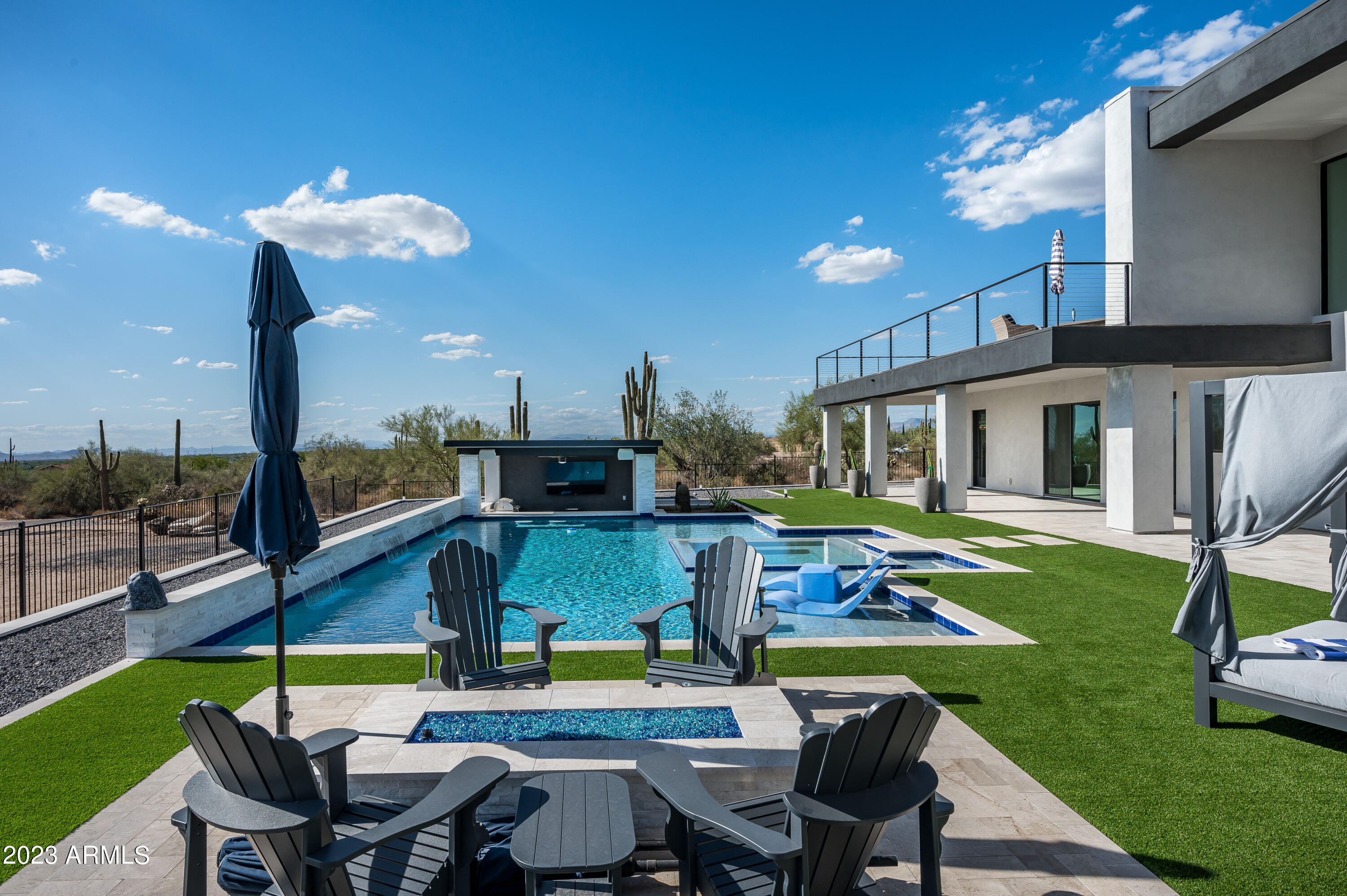 PINNACLE PEAK VIEWS - Residential
