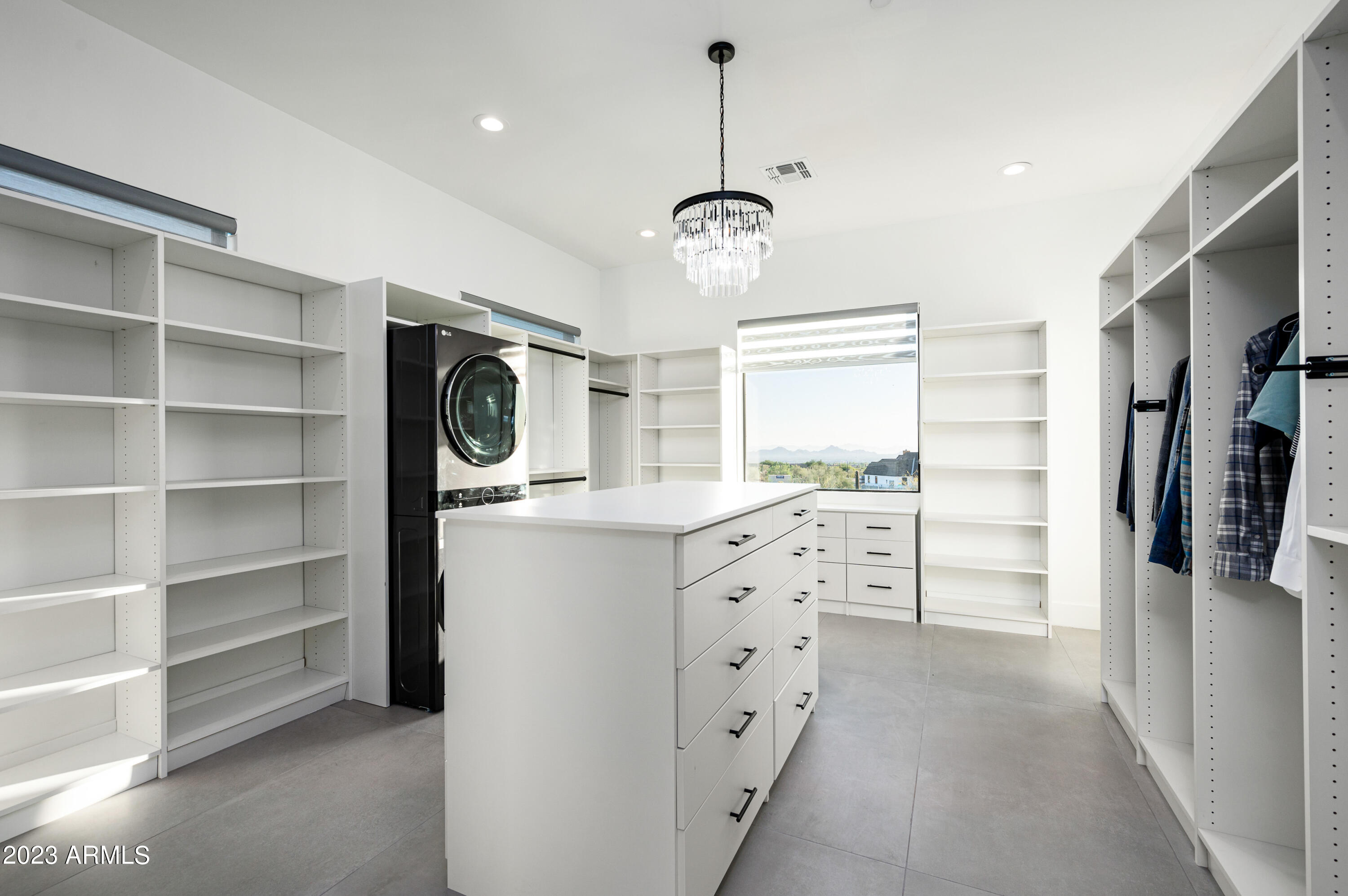 PINNACLE PEAK VIEWS - Residential