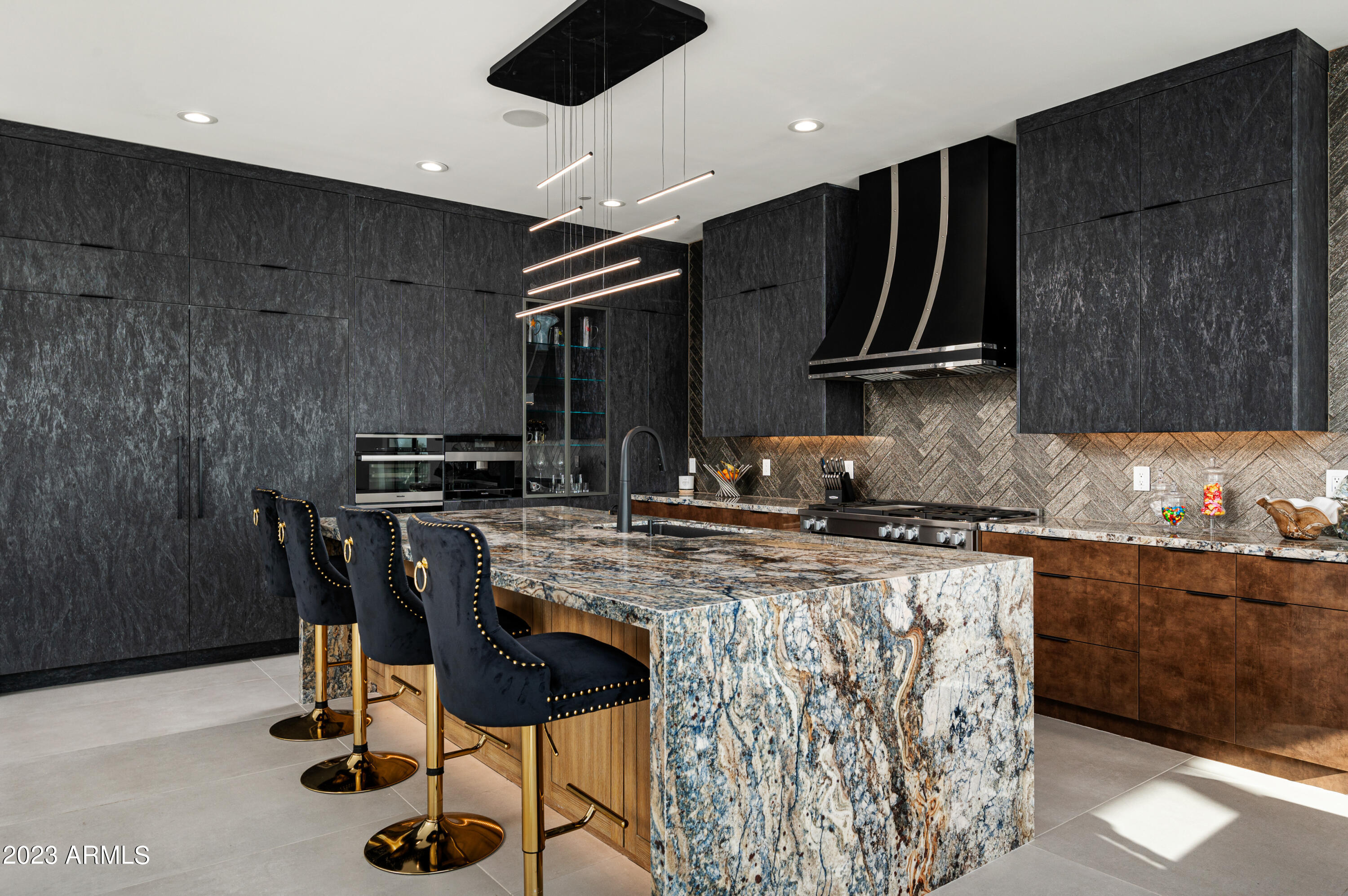 PINNACLE PEAK VIEWS - Residential