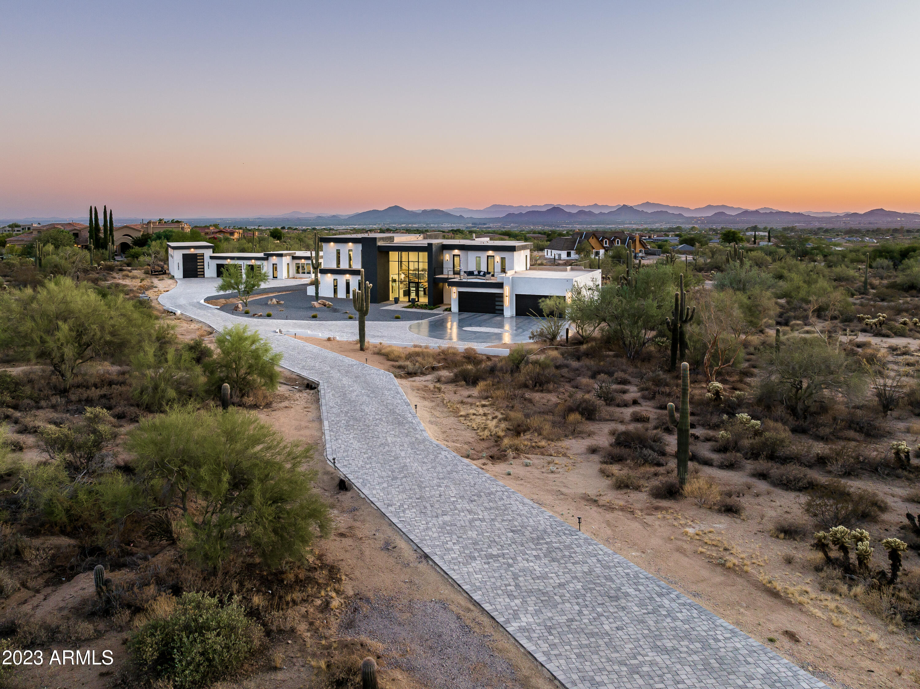 PINNACLE PEAK VIEWS - Residential