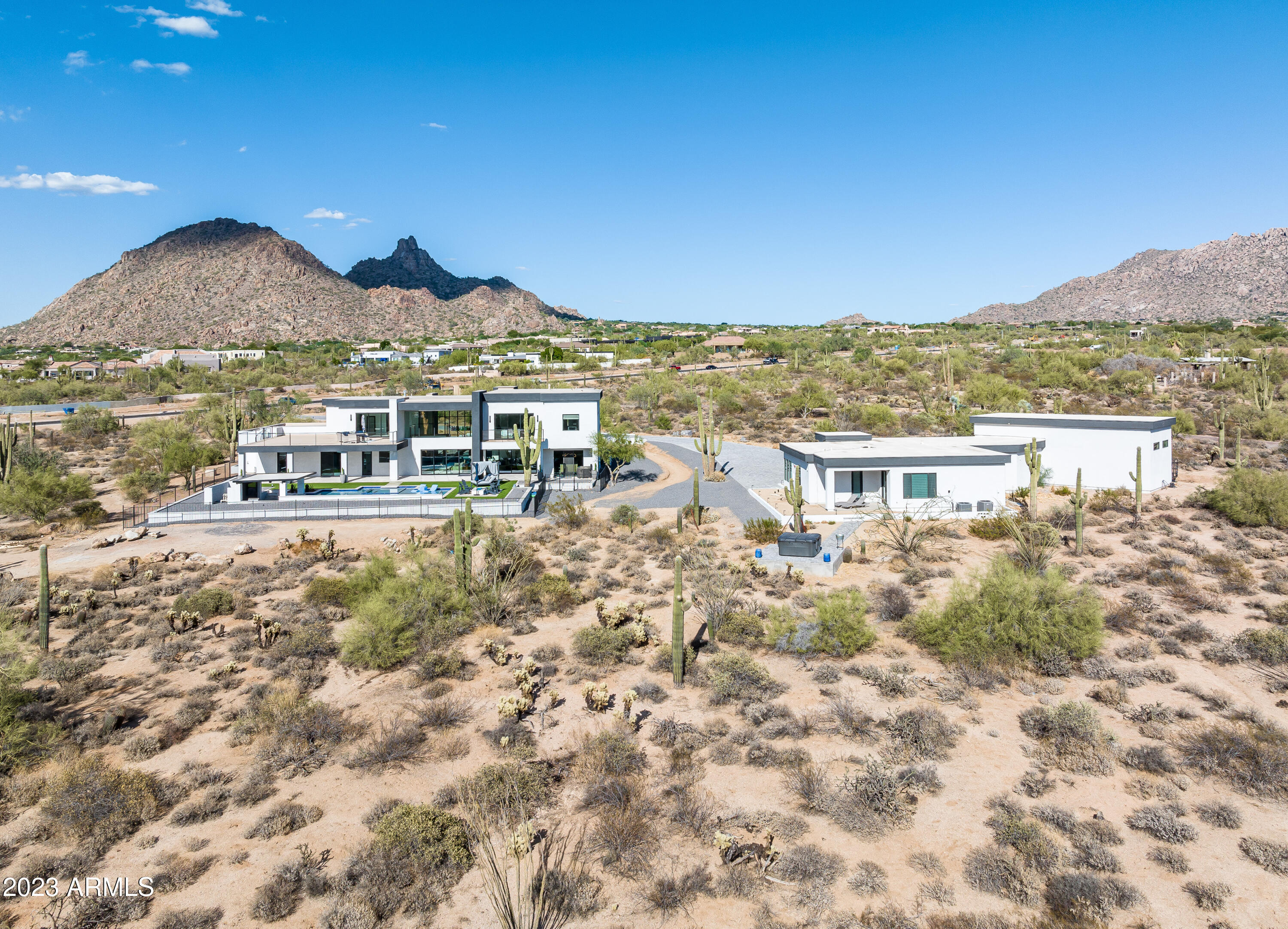 PINNACLE PEAK VIEWS - Residential