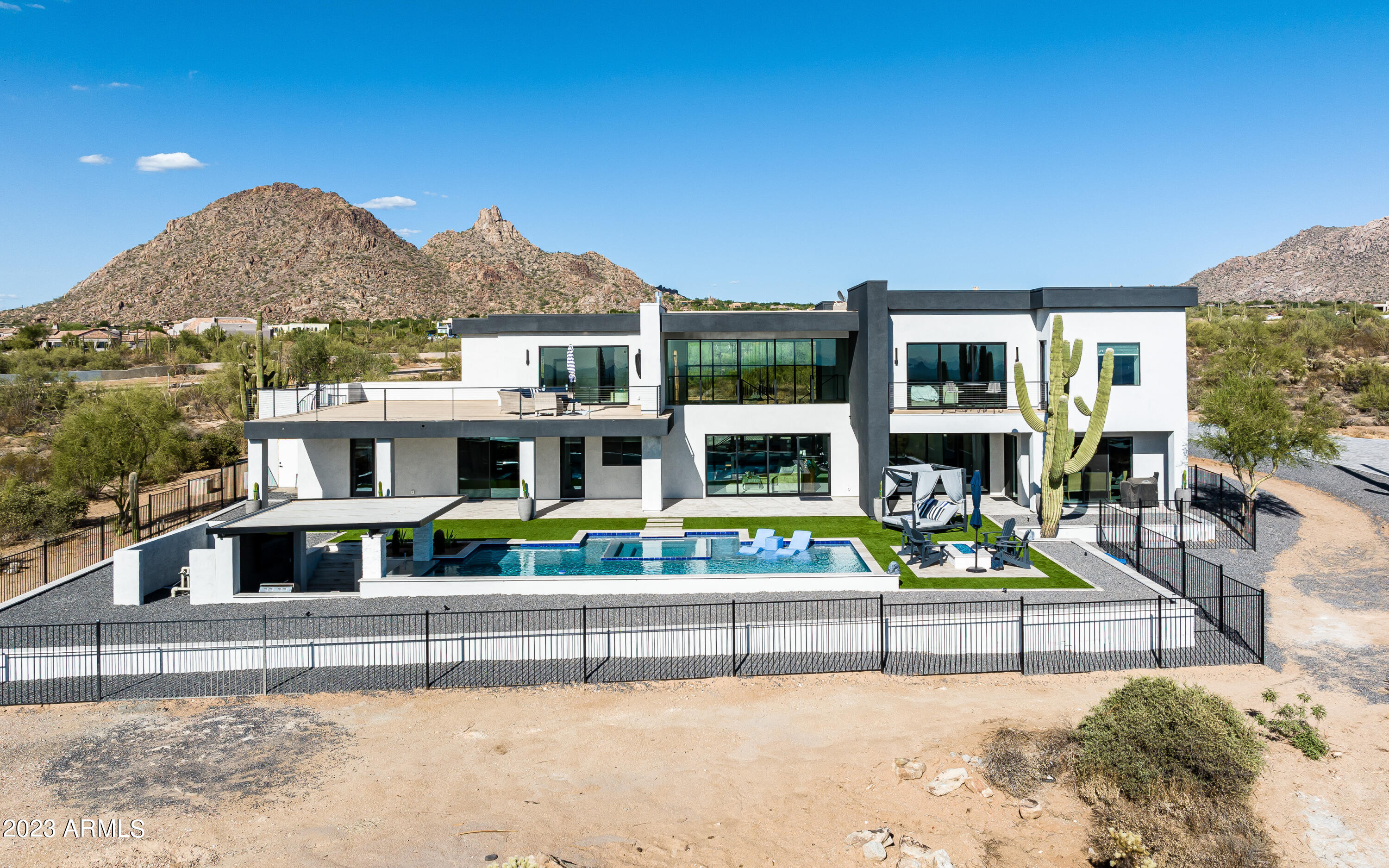PINNACLE PEAK VIEWS - Residential