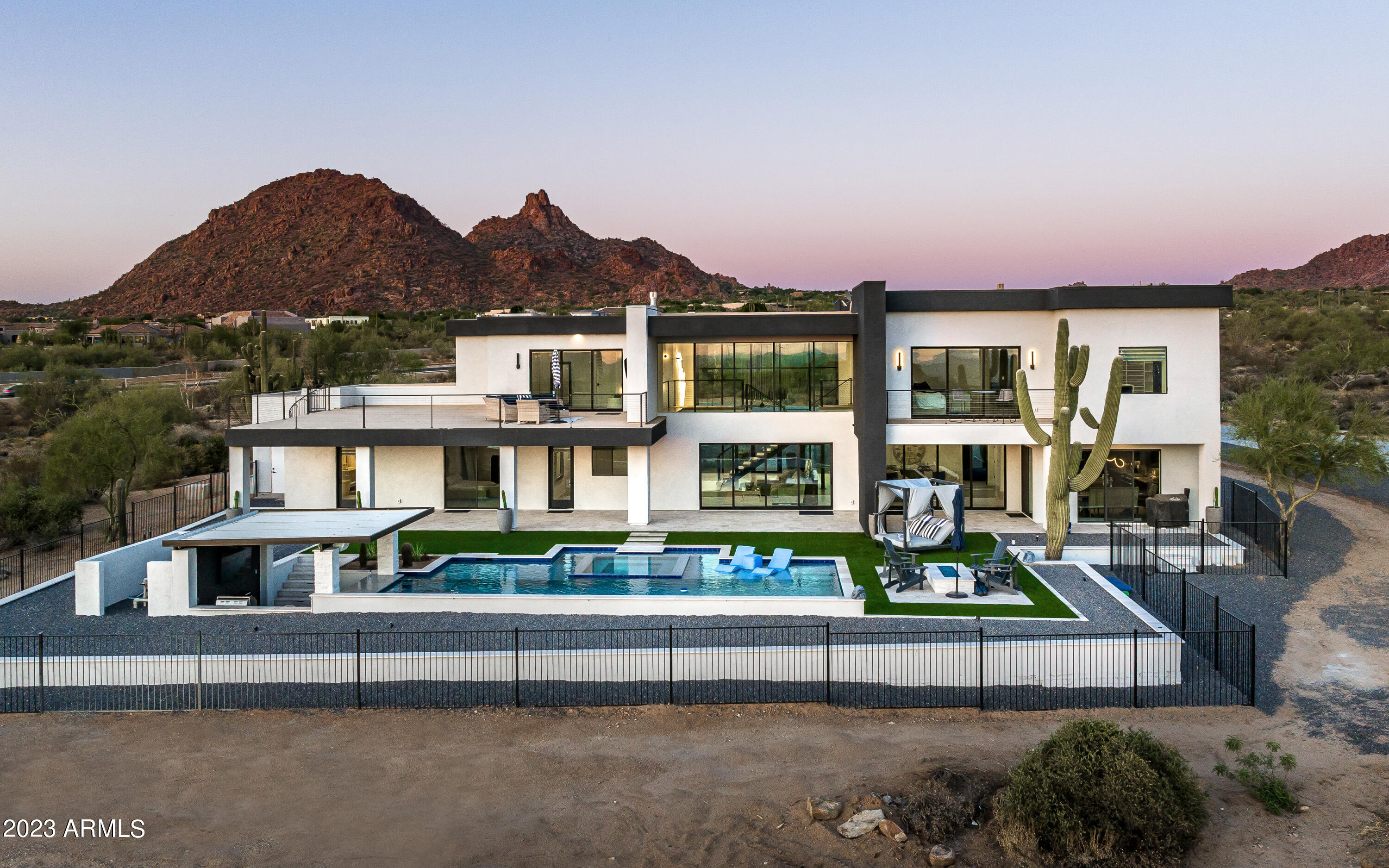 PINNACLE PEAK VIEWS - Residential