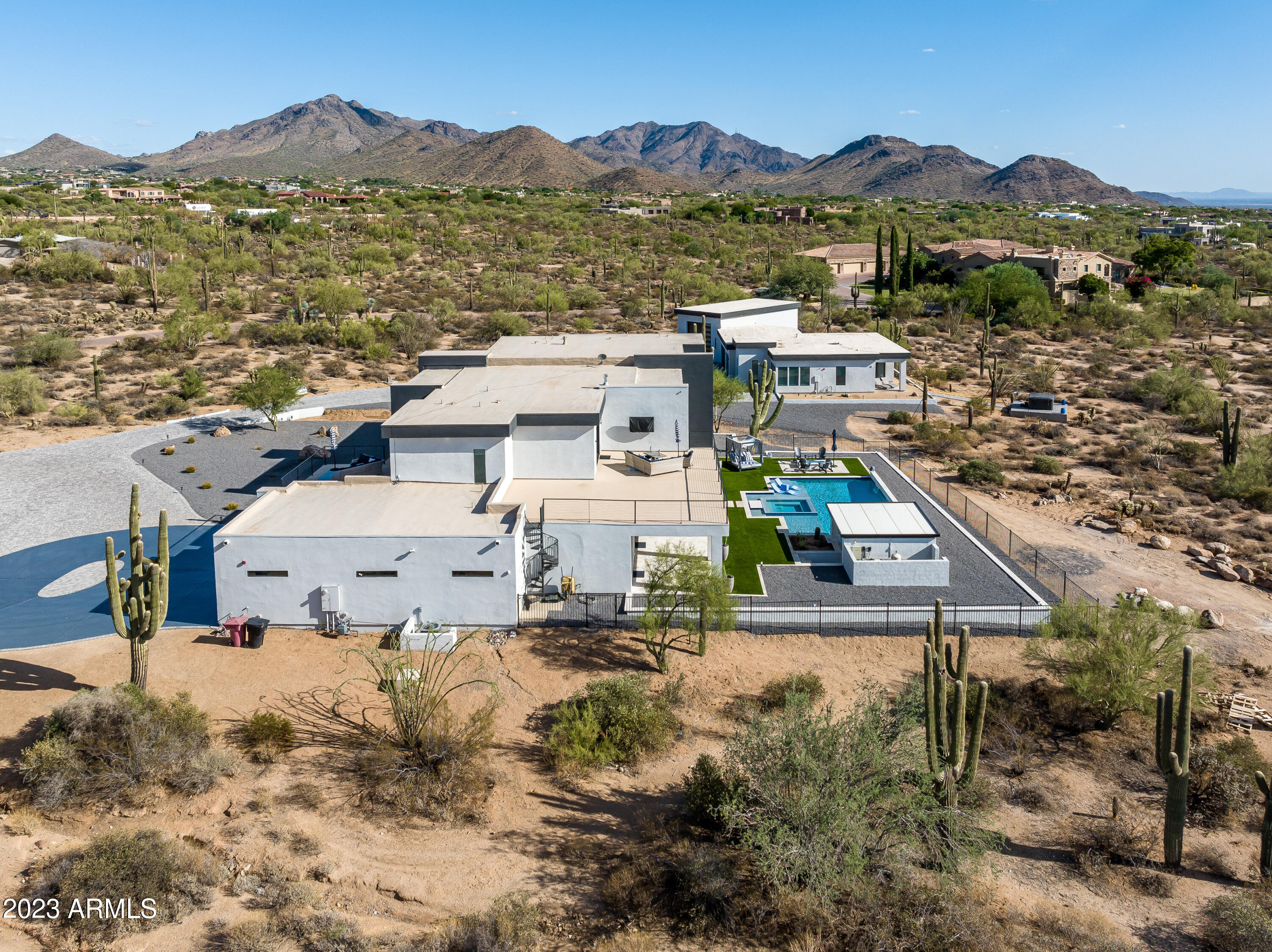 PINNACLE PEAK VIEWS - Residential