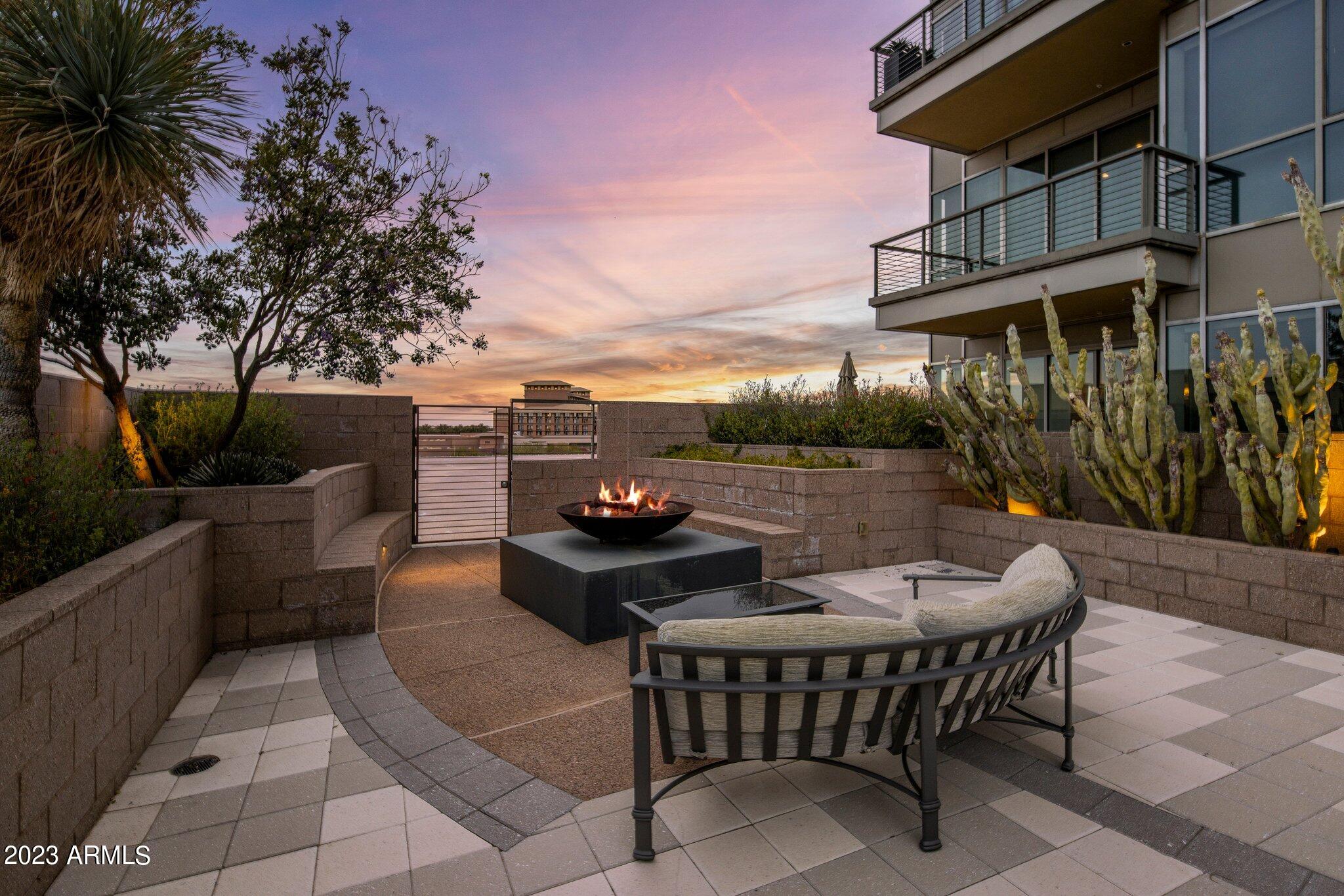 Plaza Lofts at Kierland Commons - Residential