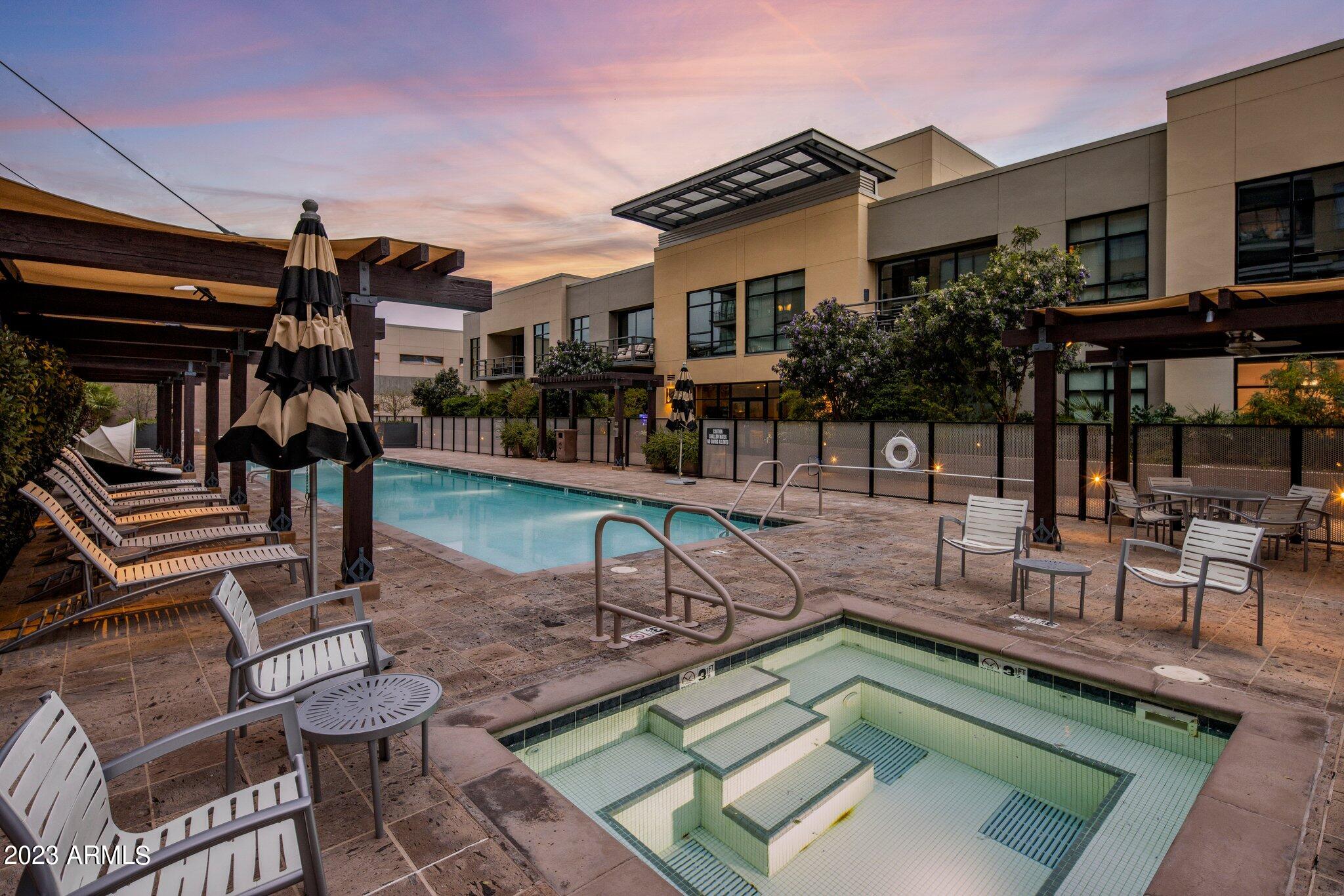 Plaza Lofts at Kierland Commons - Residential