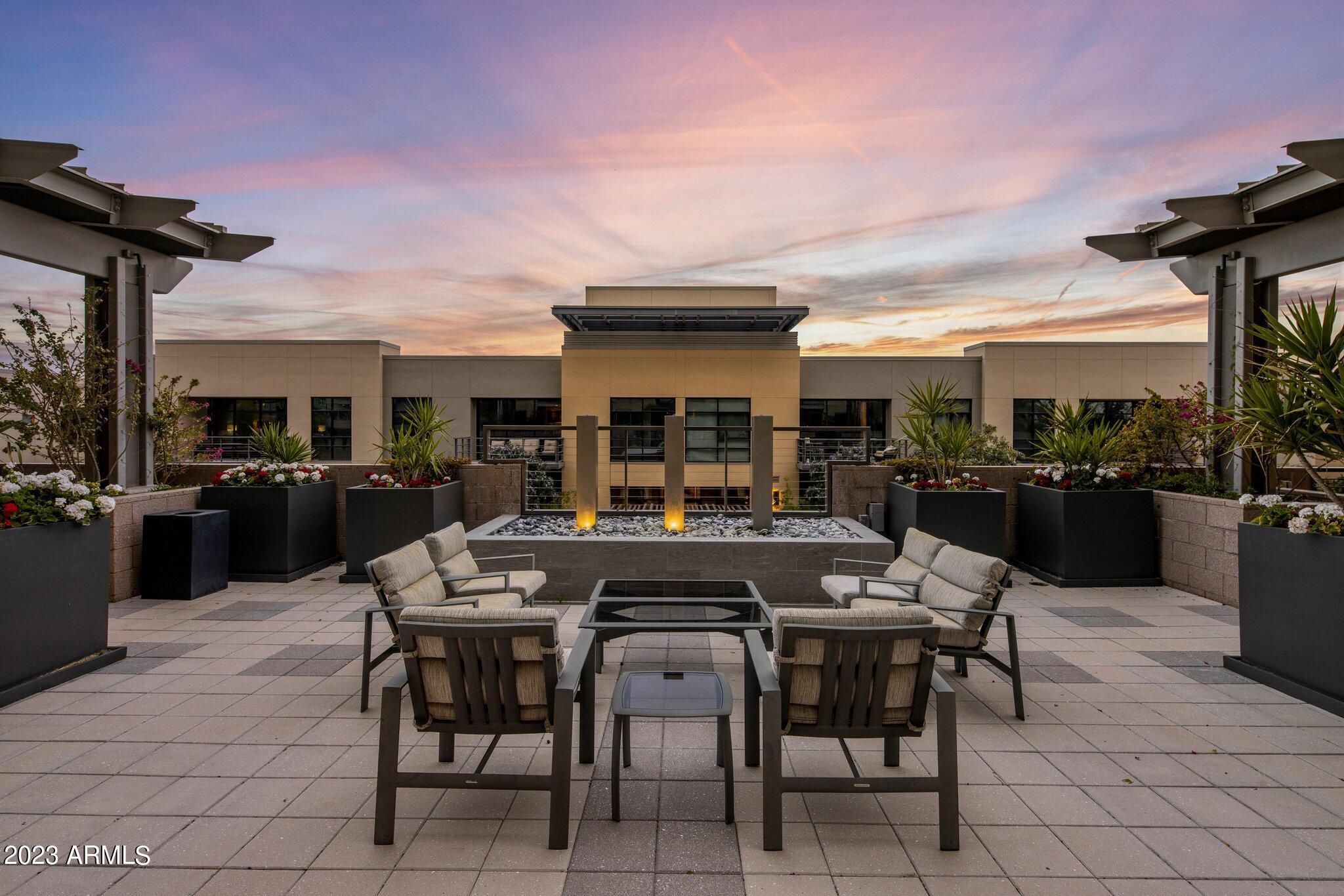Plaza Lofts at Kierland Commons - Residential