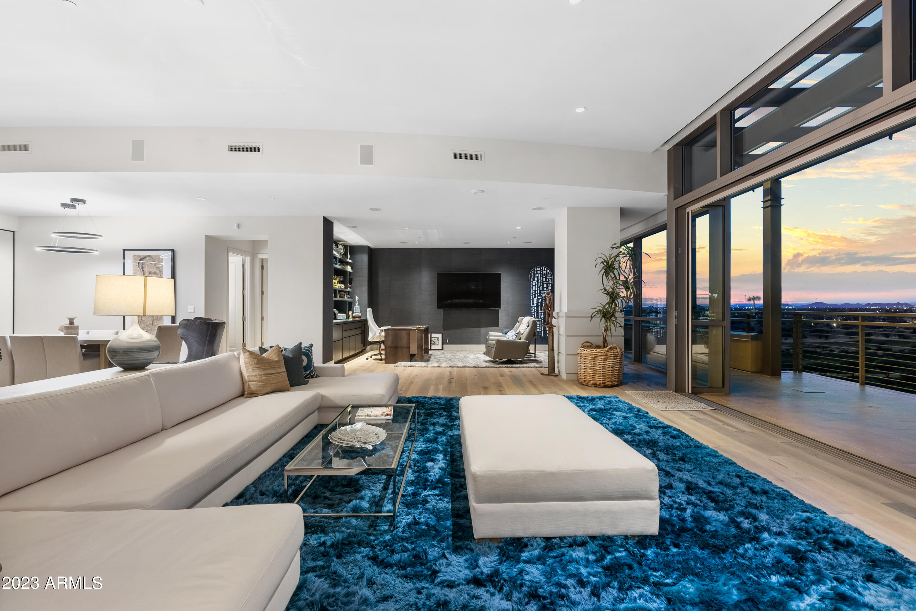 Plaza Lofts at Kierland Commons - Residential