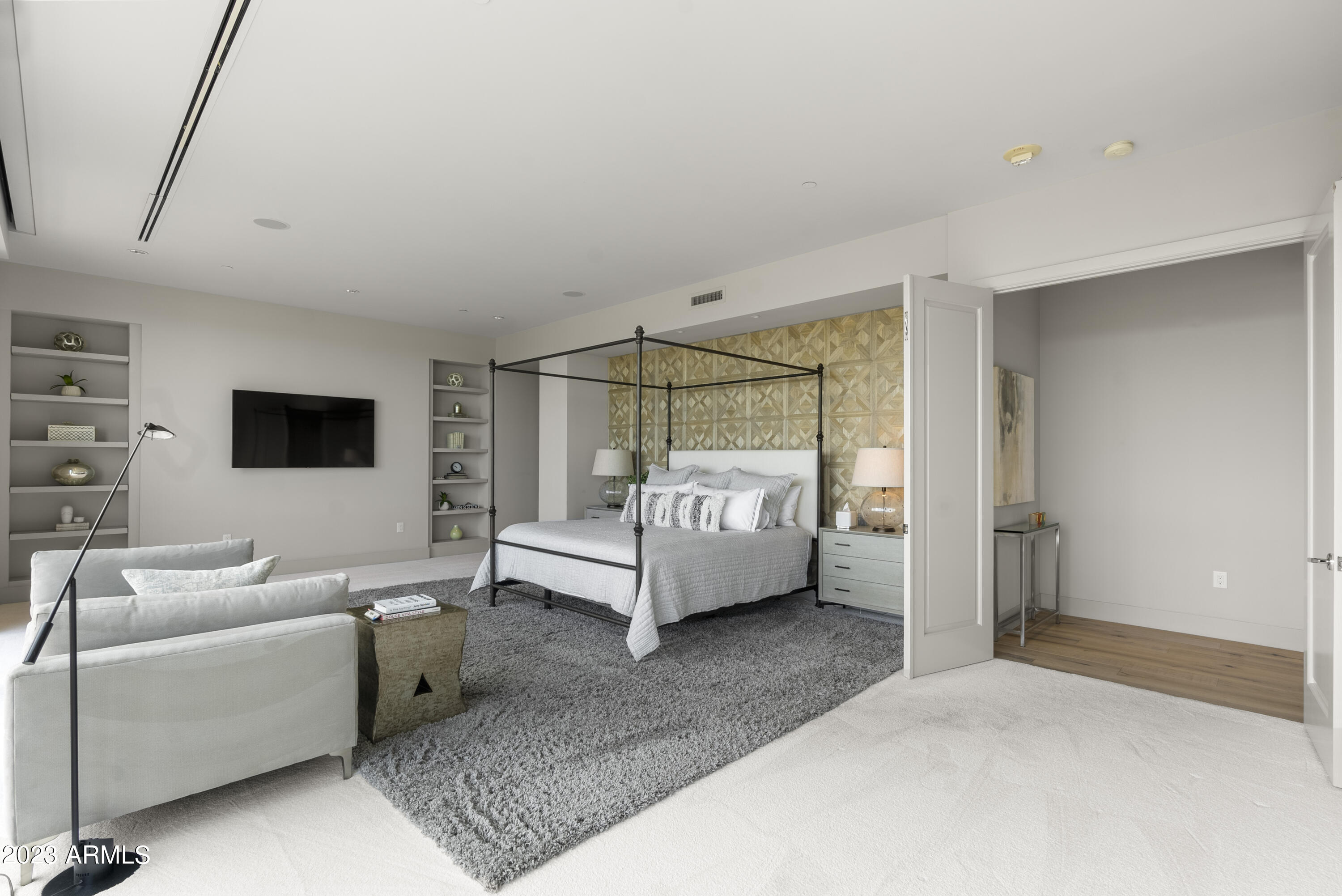 Plaza Lofts at Kierland Commons - Residential