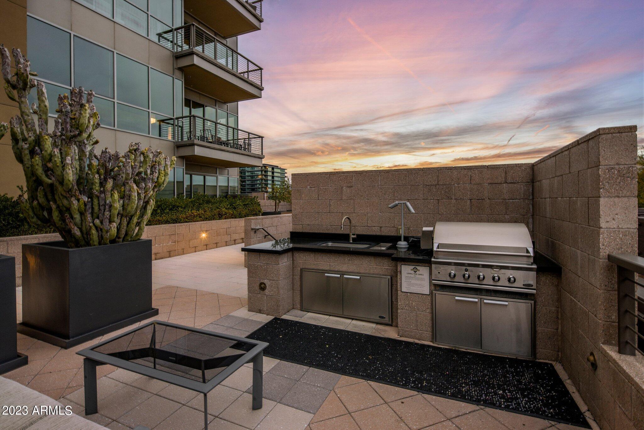 Plaza Lofts at Kierland Commons - Residential