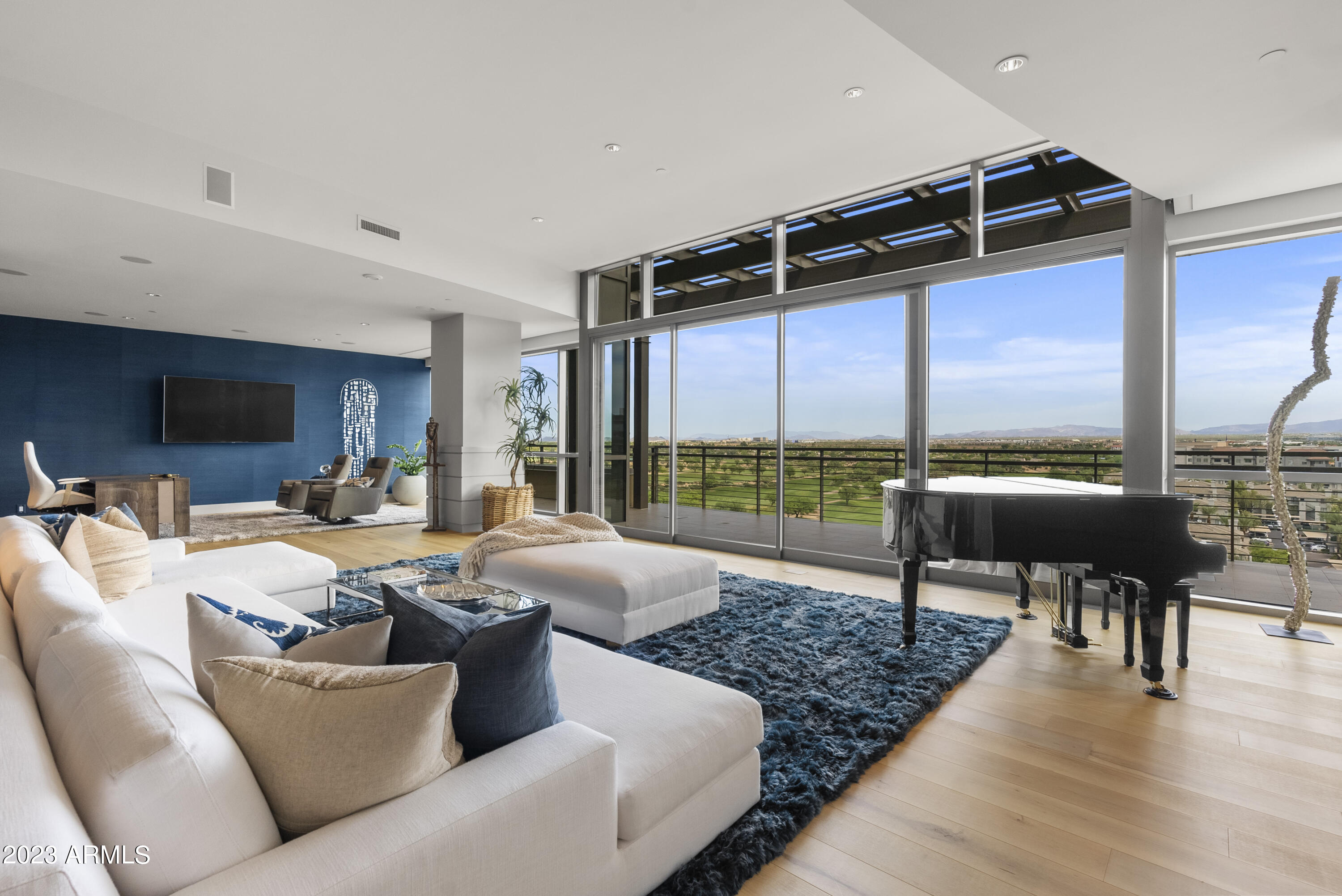 Plaza Lofts at Kierland Commons - Residential